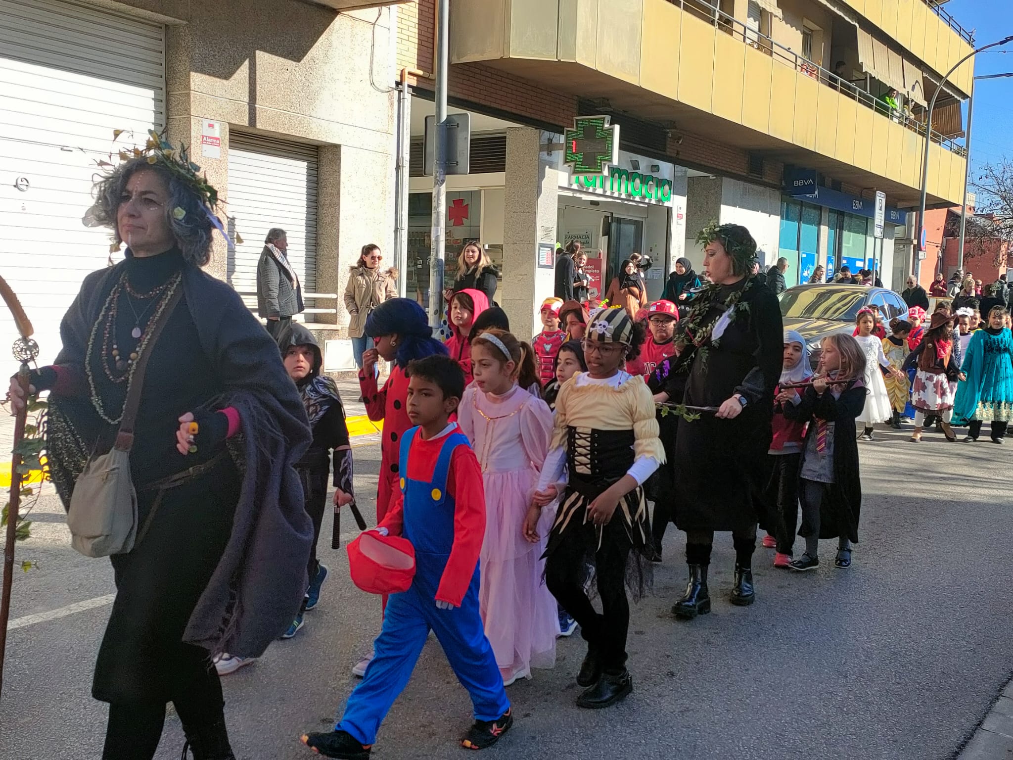 Rua de Carnestoltes de l'Escola Joan Marqués i Casals i Institut Jaume Cabré 2023
