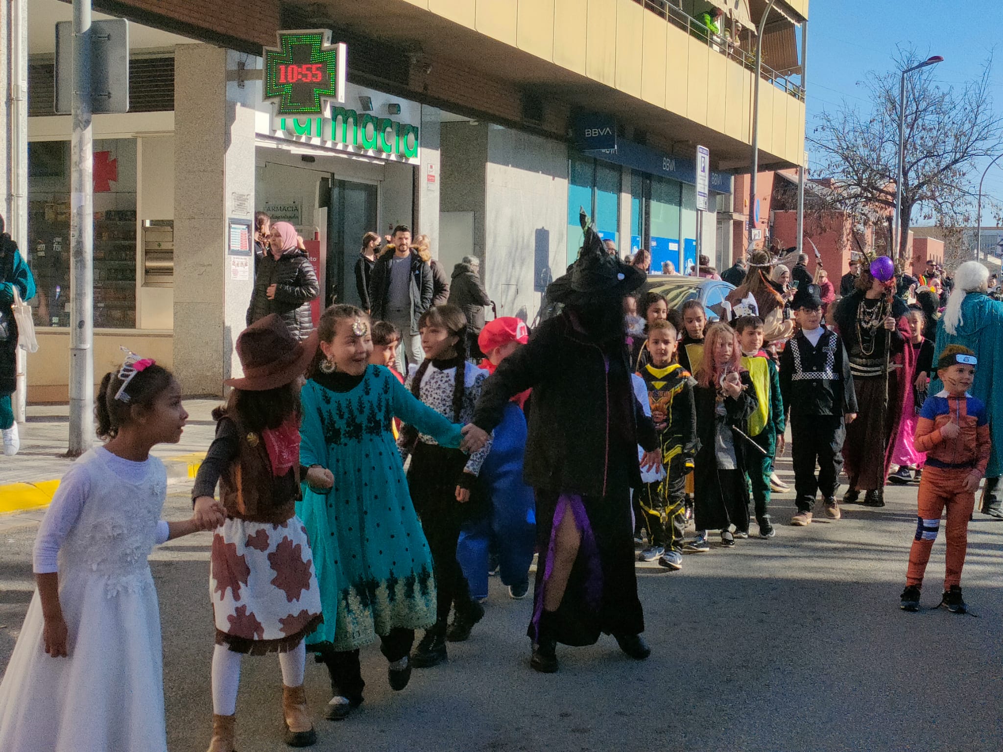 Rua de Carnestoltes de l'Escola Joan Marqués i Casals i Institut Jaume Cabré 2023