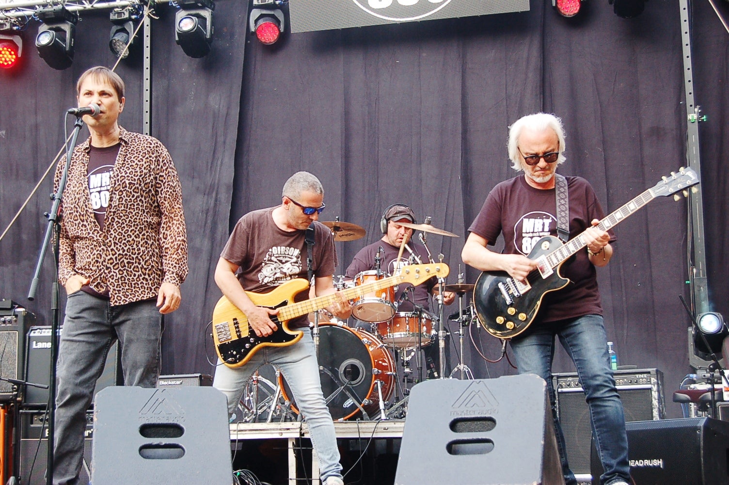 Diversos grups de música han omplert la Plaça Vella de nostàlgics de la moguda rock de la dècada dels 80. També s'ha inaugurat una placa en homenatge als grups de rock, metal i punk que voltaven pel Mesón de los Arcos.