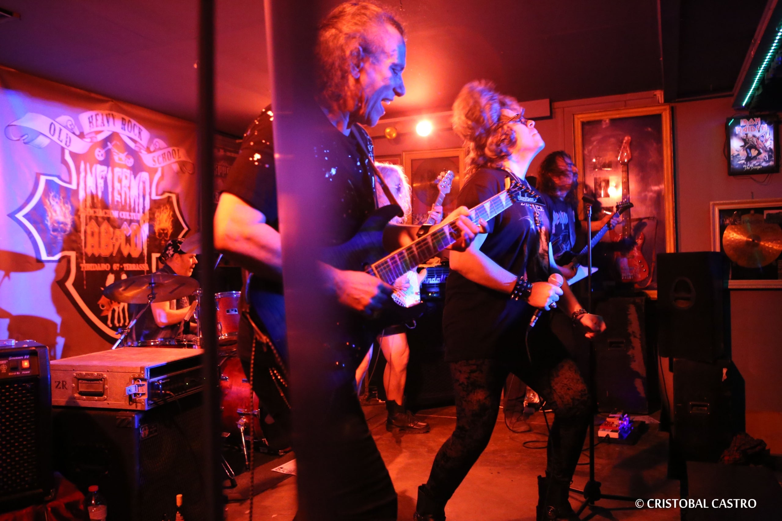 La banda de heavy metal EVO toca a la sala Infierno AB/CD de Terrassa