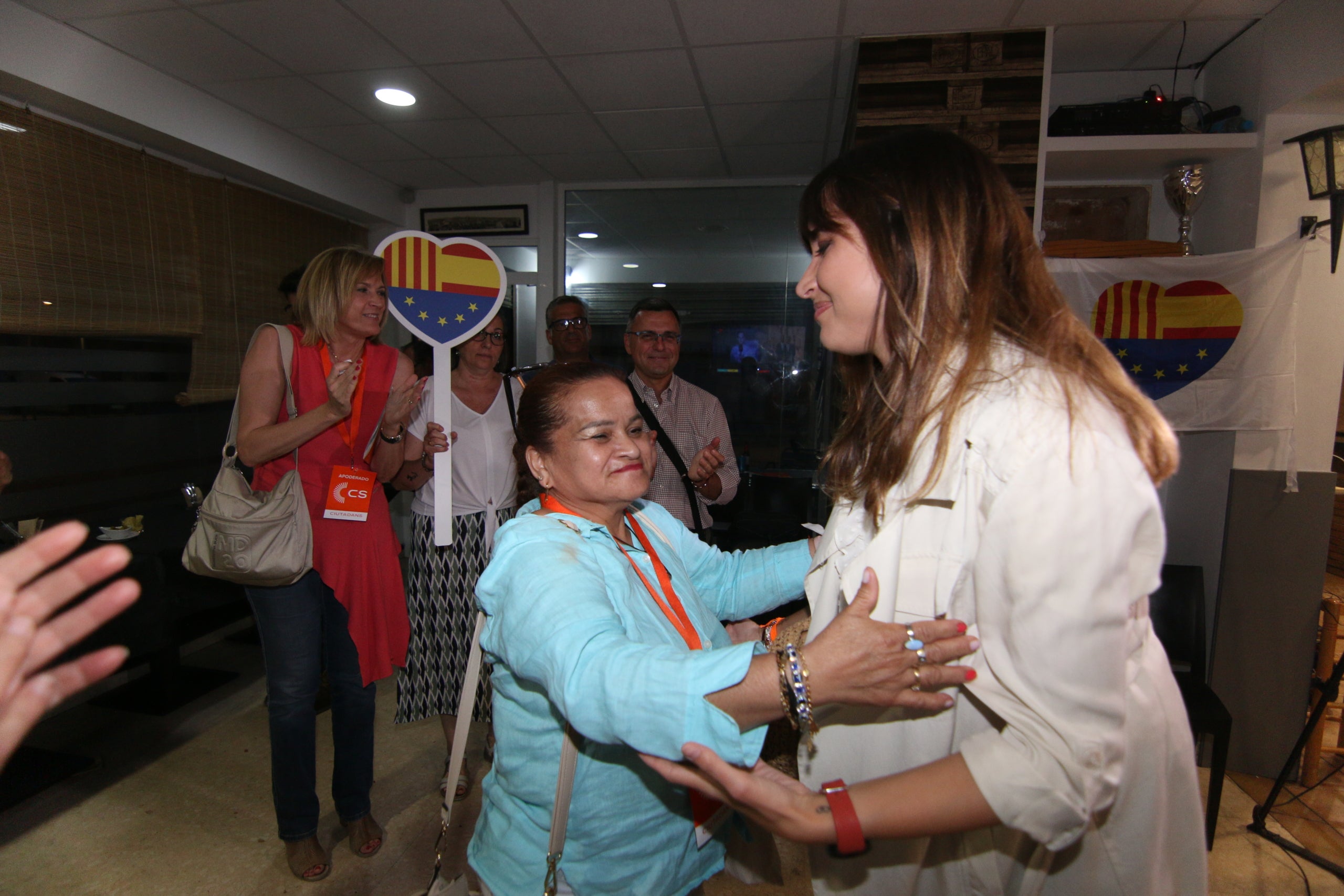 La candidata de Ciutadans a l'alcaldia de Terrassa Isabel Martínez, en la nit electoral | Xavi Hurtado