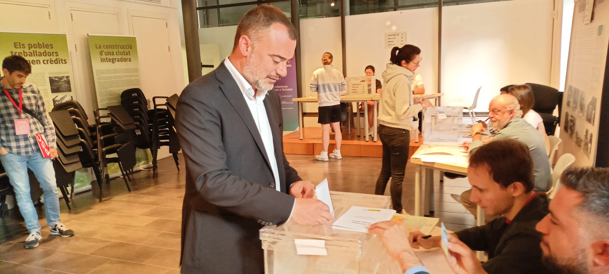 Jordi Ballart vota al Vapor Gran/Joan Manel Oller