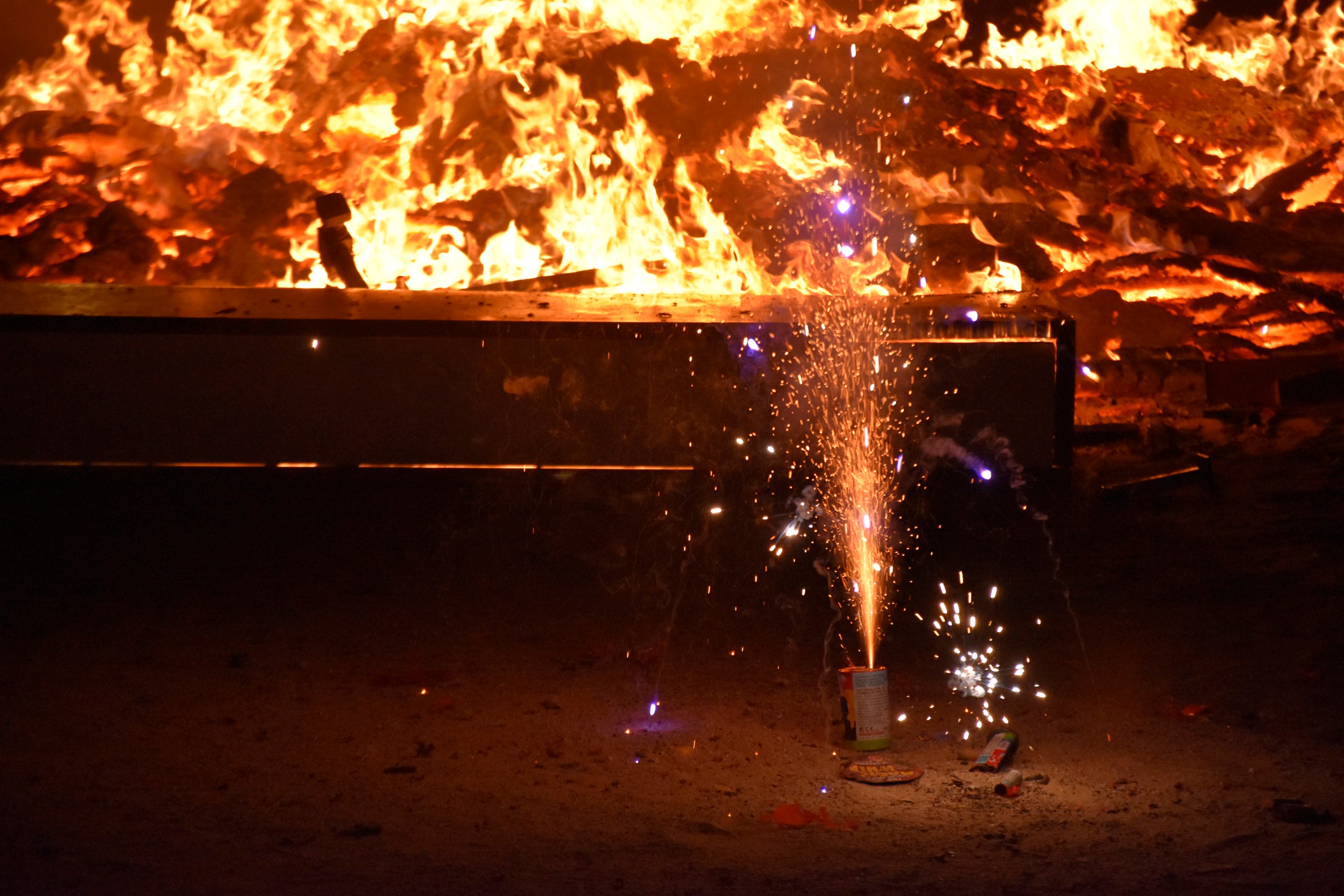 Nit relativament tranquil·la a Terrassa per la revetlla de Sant Joan | Marcel Marsal