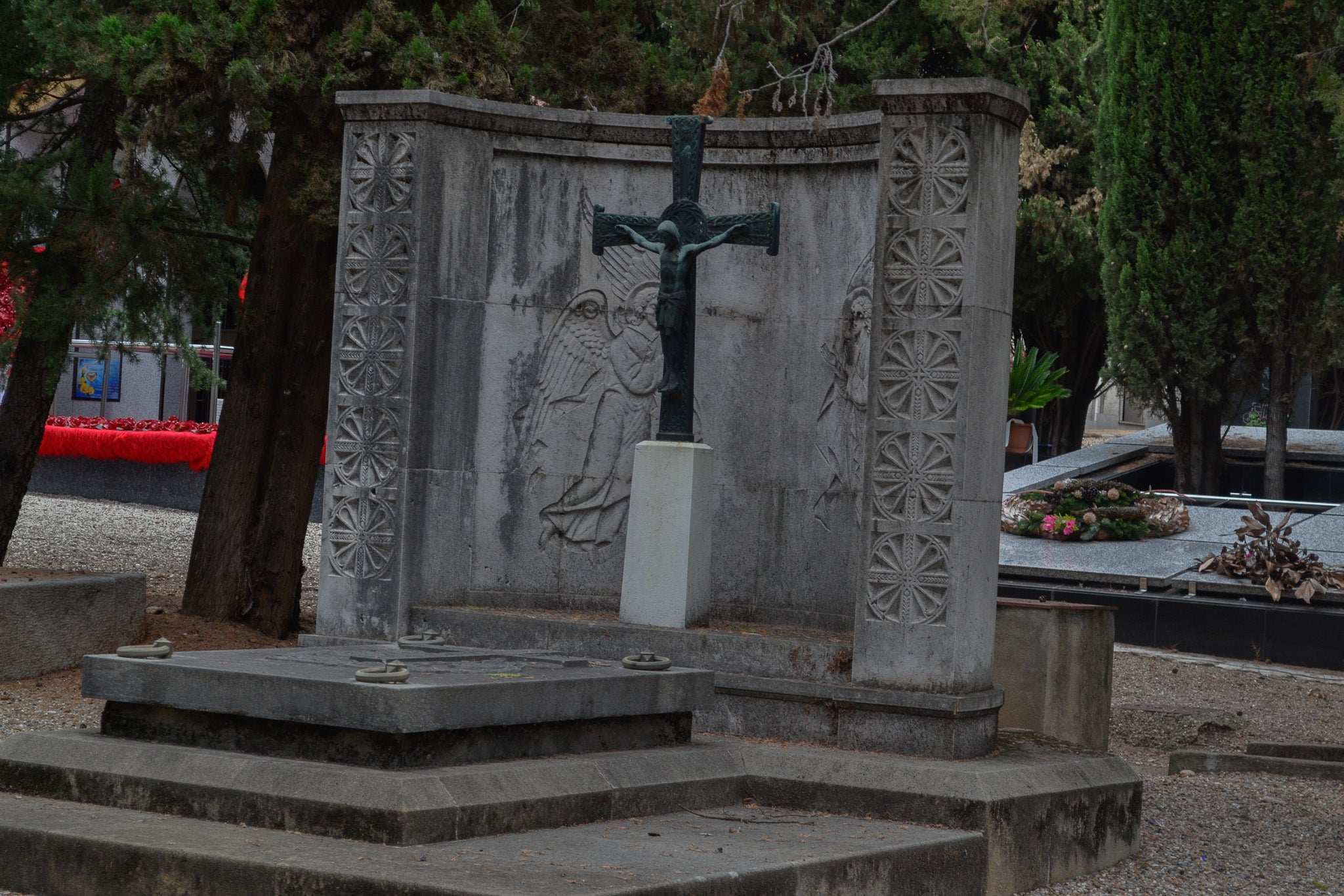 Funerària de Terrassa i detalls del cementiri de Terrassa | Júlia Martínez