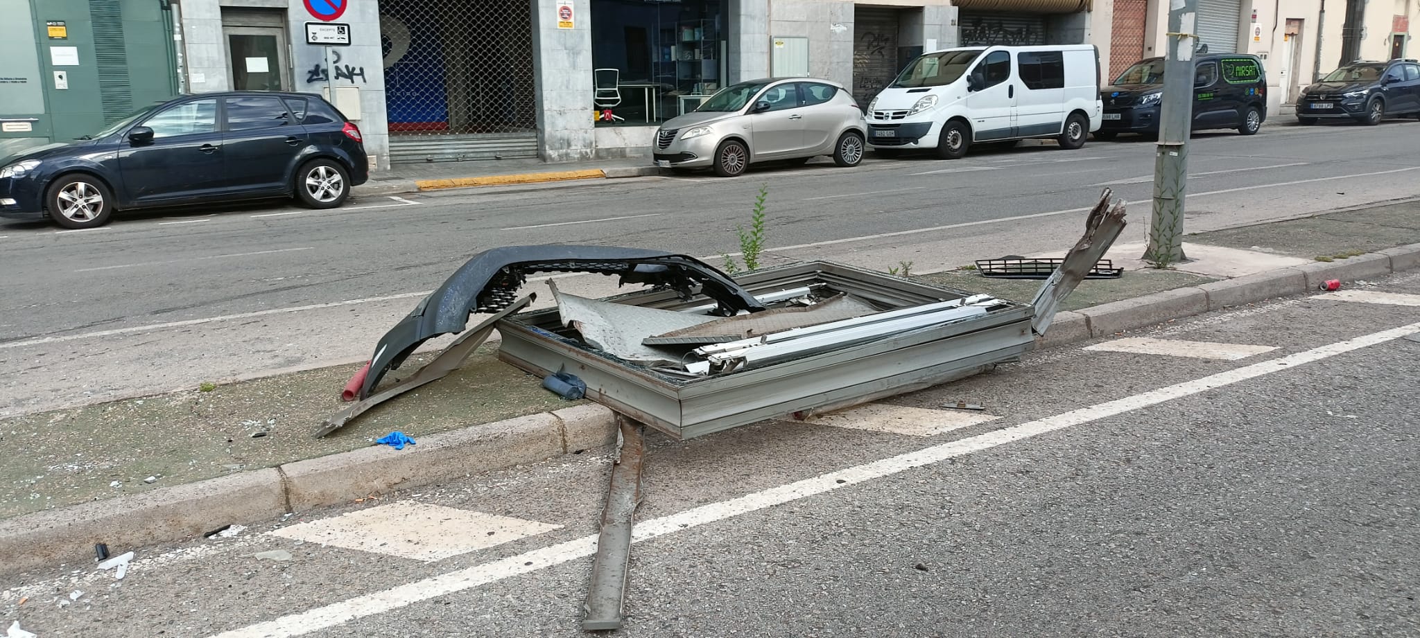 Cinc ferits en un accident de trànsit a la Rambleta del Pare Alegre | Joan Manel Oller