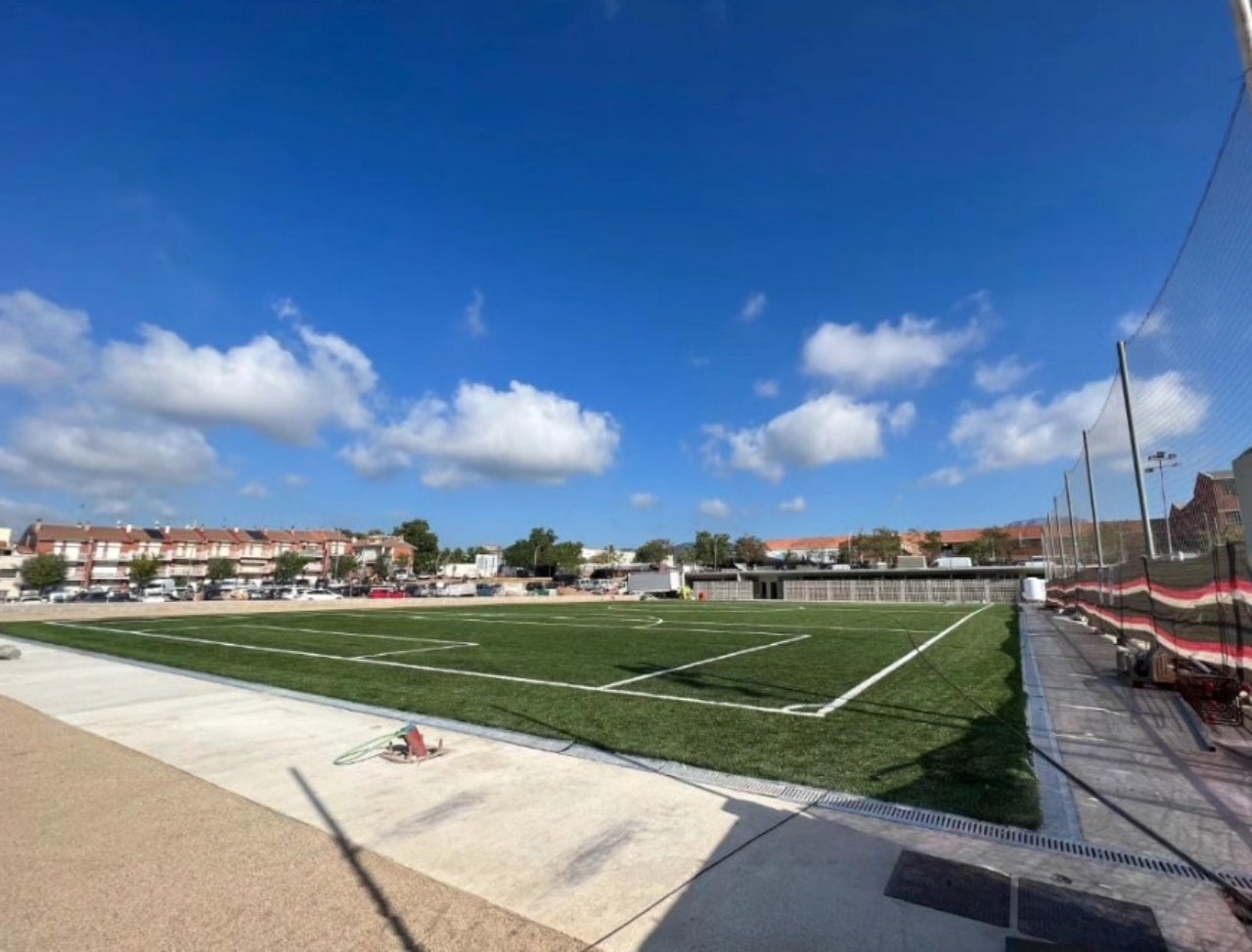 El nou camp de futbol 7 de la zona esportiva del Parc de la República | Montserrat Alba