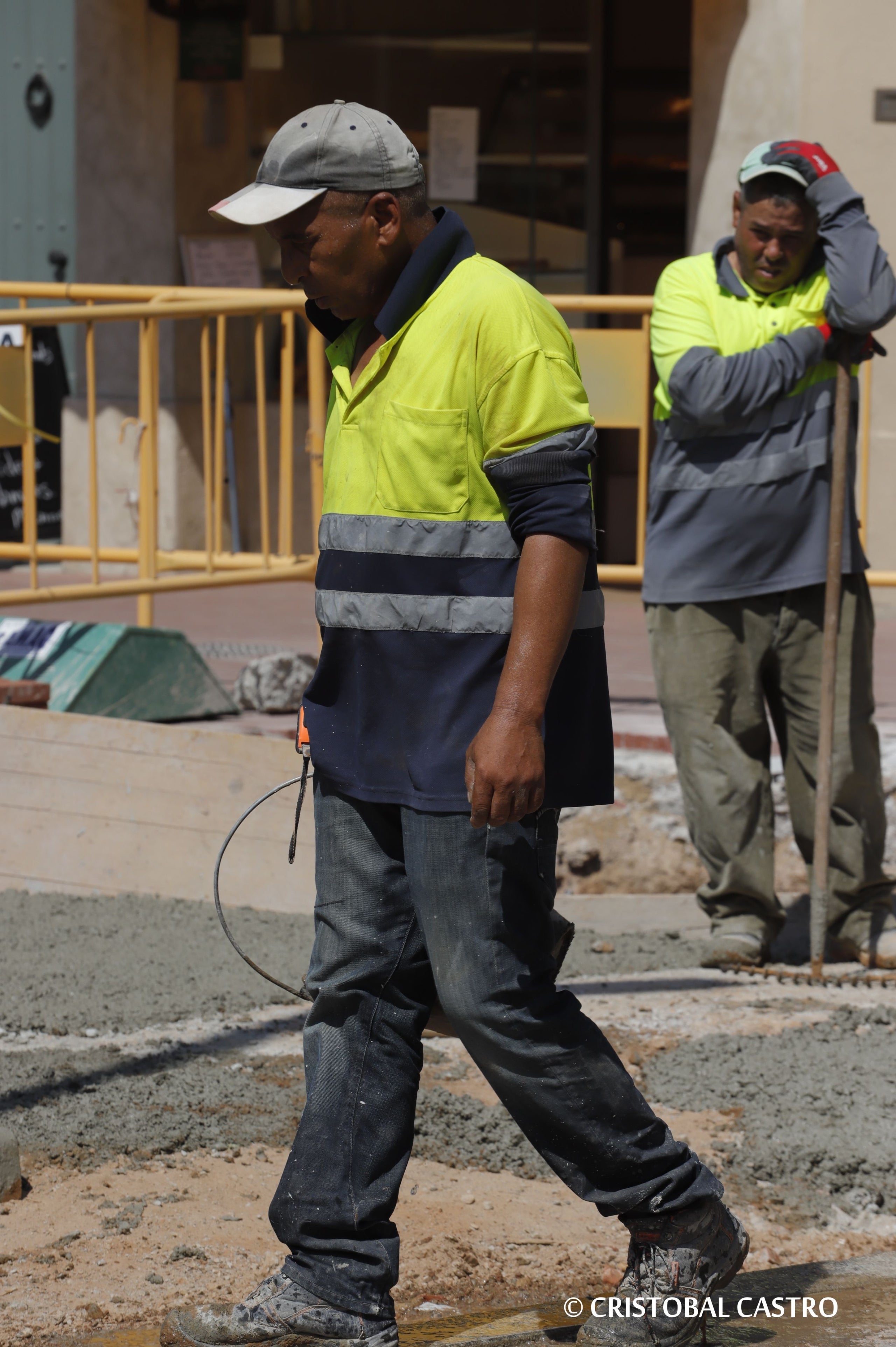 La ciutat ha arribat a registrar una temperatura màxima de 37 graus durant aquest matí de dilluns. La temperatura mínima, registrada a la matinada, ha estat d'entre 25 i 26 graus, convertint-se així en la primera nit tòrrida de l'estiu. Davant d’aquestes altes temperatures, s'ha activat en alerta el Pla d’Emergència Municipal per risc de calor intensa, calor nocturna intensa i per perill molt alt o extrem d’incendi forestal.