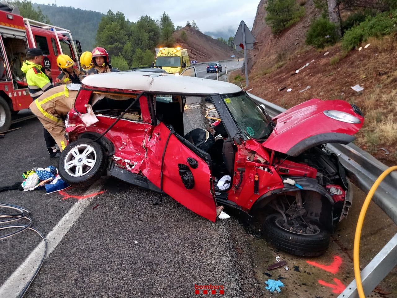 Les víctimes mortals de l’accident de Sant Mateu de Bages són una dona i un home veïns de Matadepera i Ripollet | Bombers