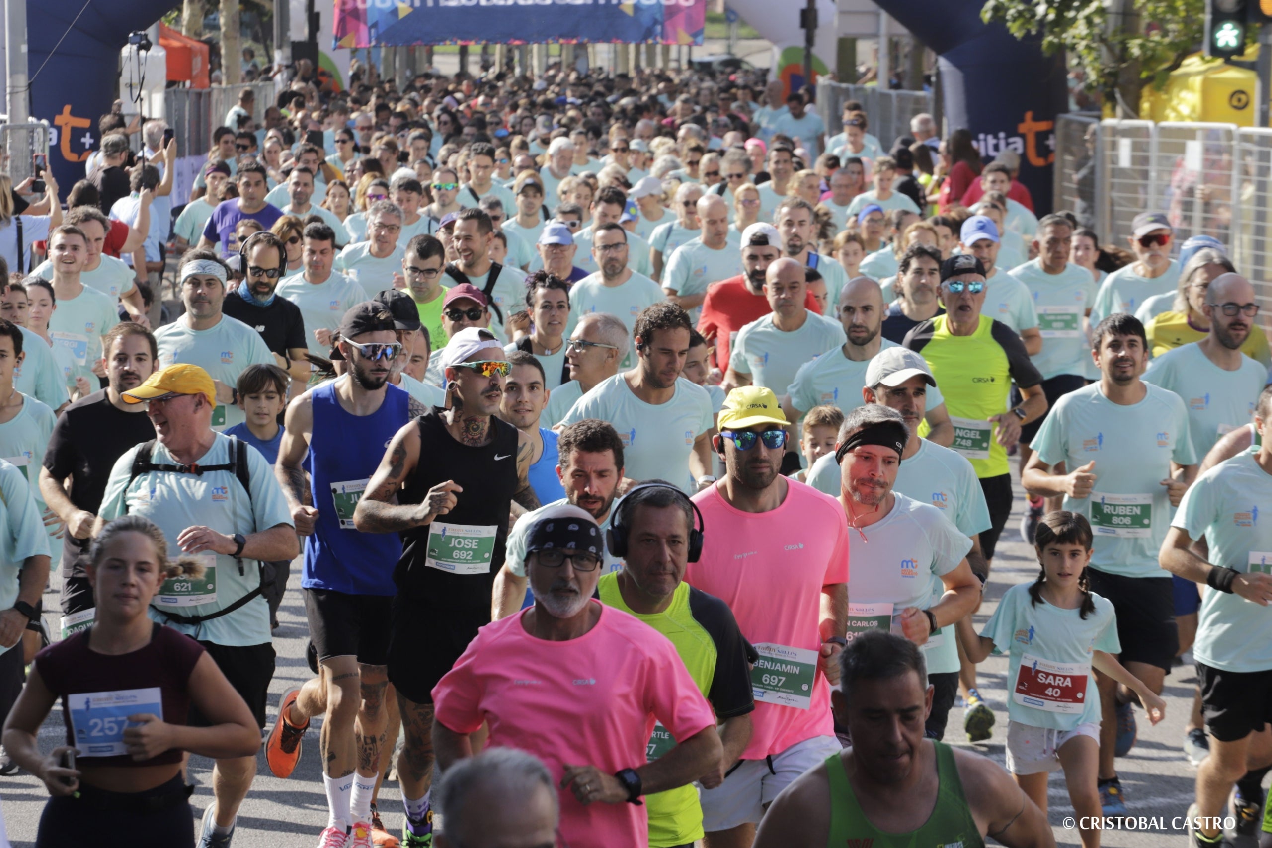 La Cursa Fanny Sallés, La cursa de les dones a Terrassa es una cursa de 5 km pels carrers del centre de la ciutat.
La competició pretén fer més visible el paper de la dona en l’esport i la societat en general. A més, part de la recaptació adquirida es destinarà a les unitats d’Onc