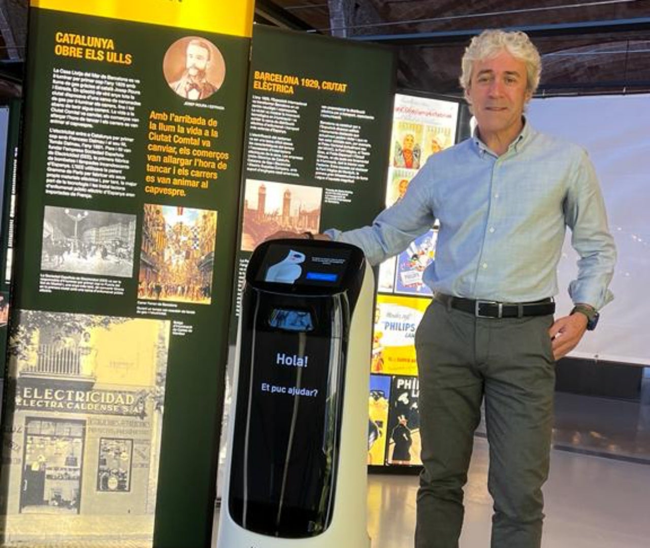 Jordi Codinas amb el robot PUDU al MNACTEC | Cedida