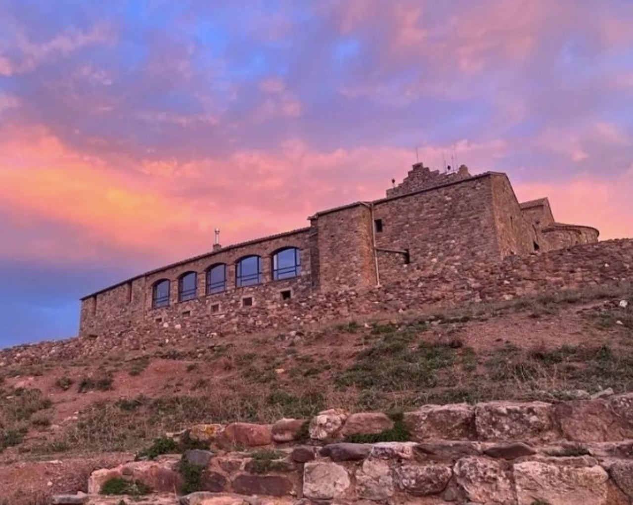 Monestir de Sant Llorenç, amb el restaurant | Nous Reptes SL