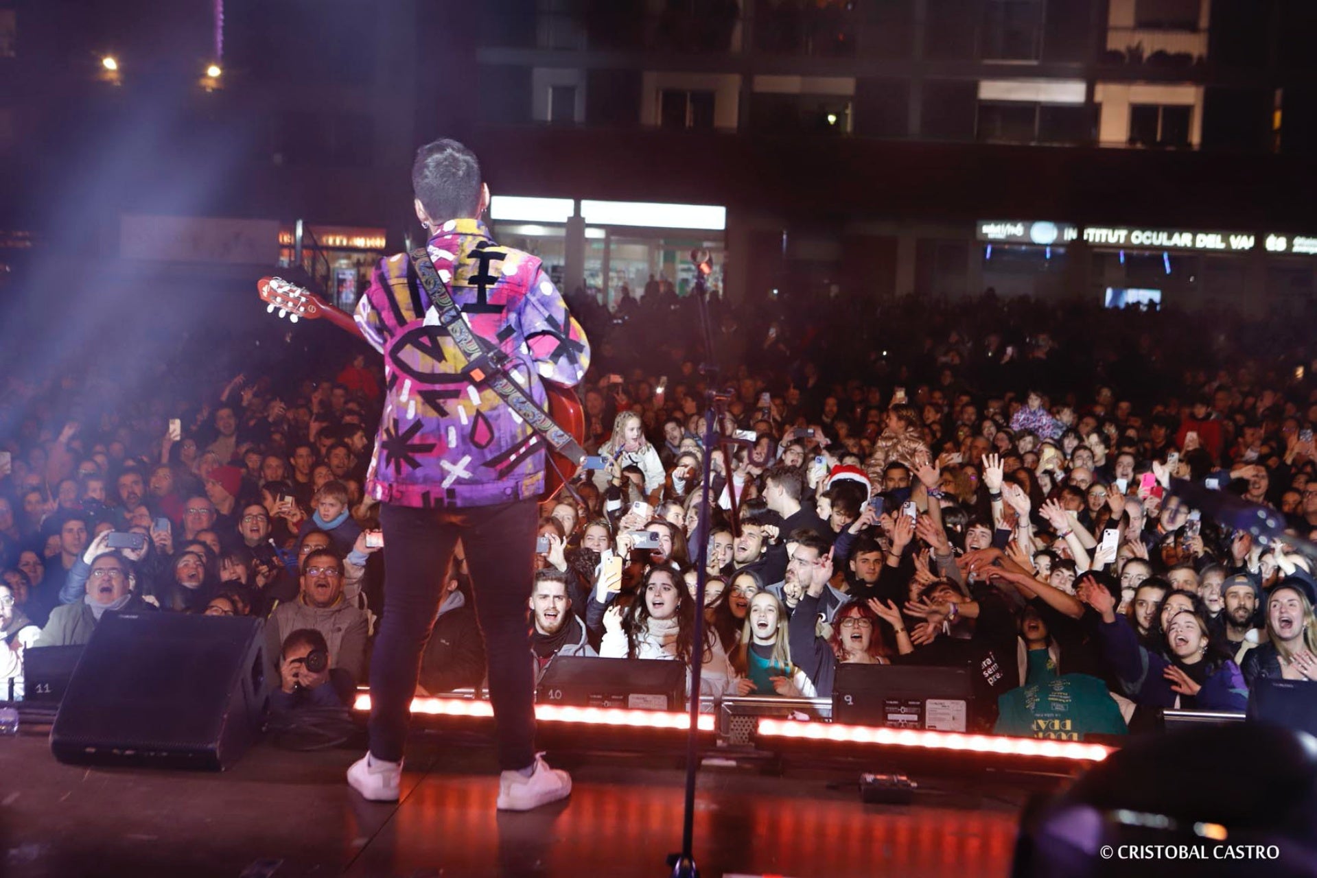 Els terrassencs Doctor Prats s'acomiaden dels escenaris durant una temporada en un concert final que ha omplert la plaça Nova de Terrassa