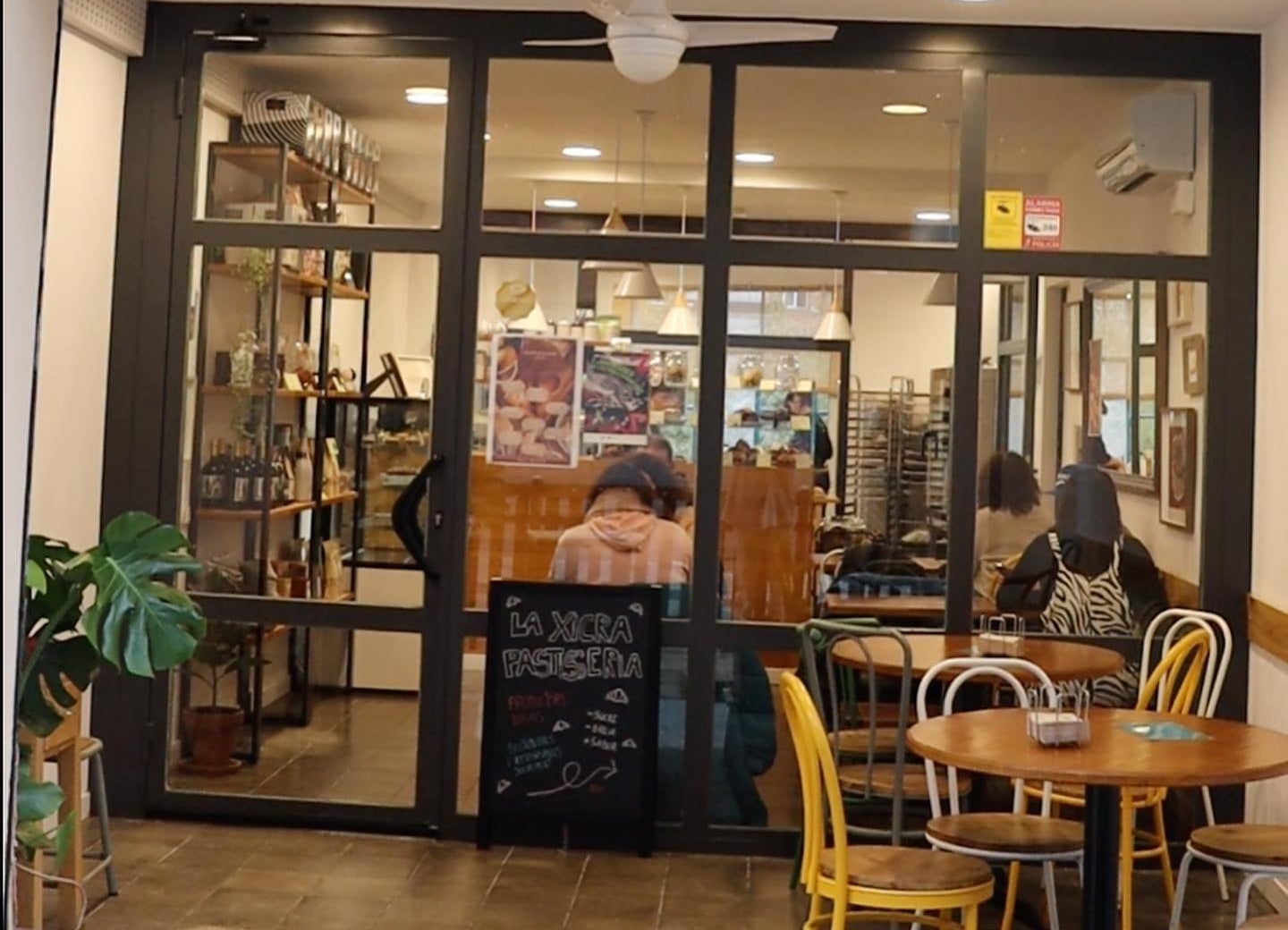 L'establiment La Xicra, al barri de Sant Pere 