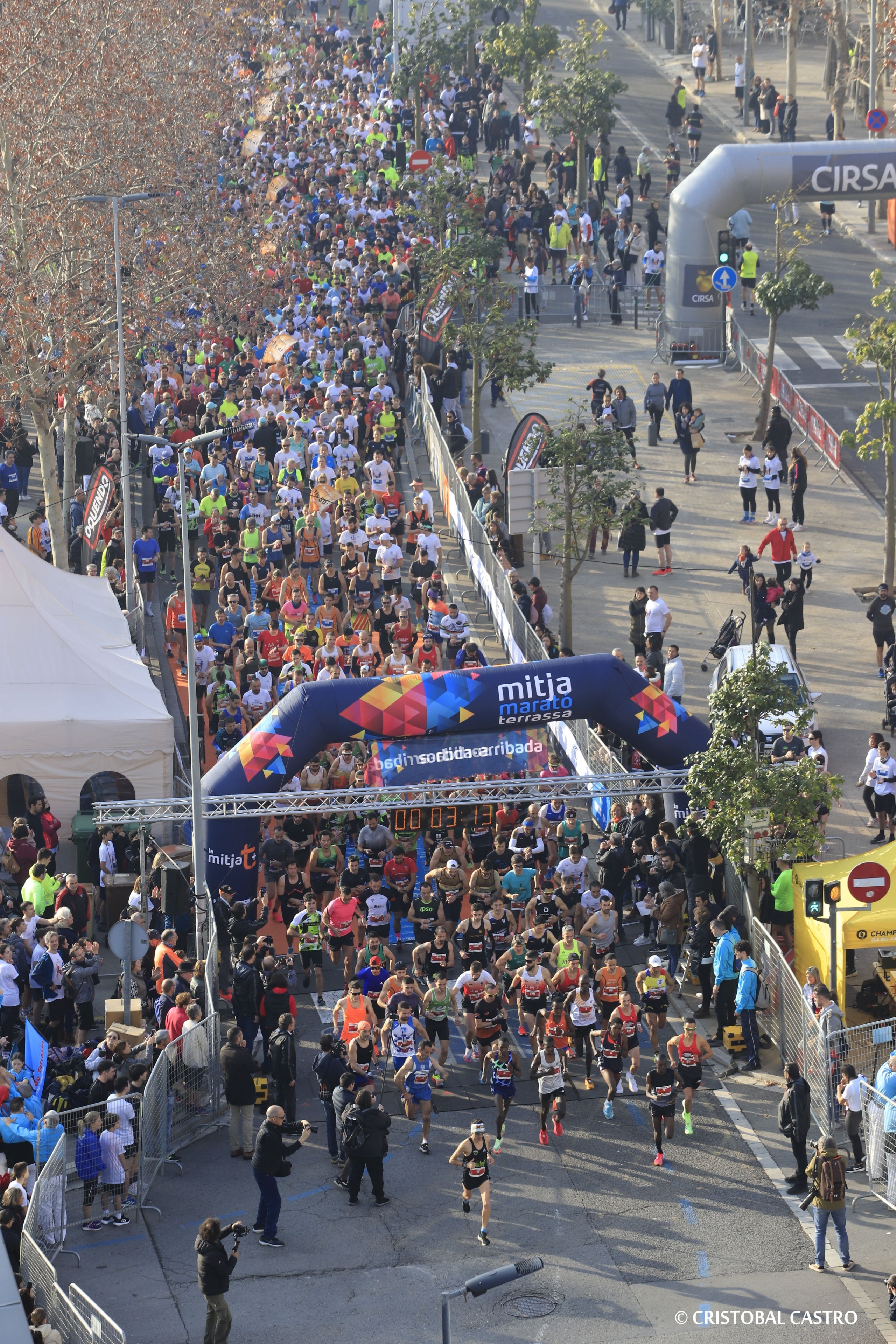 Sense sorpreses en la Mitja Marató de Terrassa 2024. La victòria se l’han endut dos dels corredores africans que amb més bones sensacions arribaven. Mike Kiptum Boit i Nancy Chepleting han estat els guanyadors de la 24a edició d’una cursa que ha comptat amb prop de 2.600 participants (si sumem també els de la 18a edició de la Cursa Santi Centelles), procedents d’una catorzena de països diferents. Tant en categoria masculina com en la femenina s'ha batut la marca registrada, establint un nou rècord.