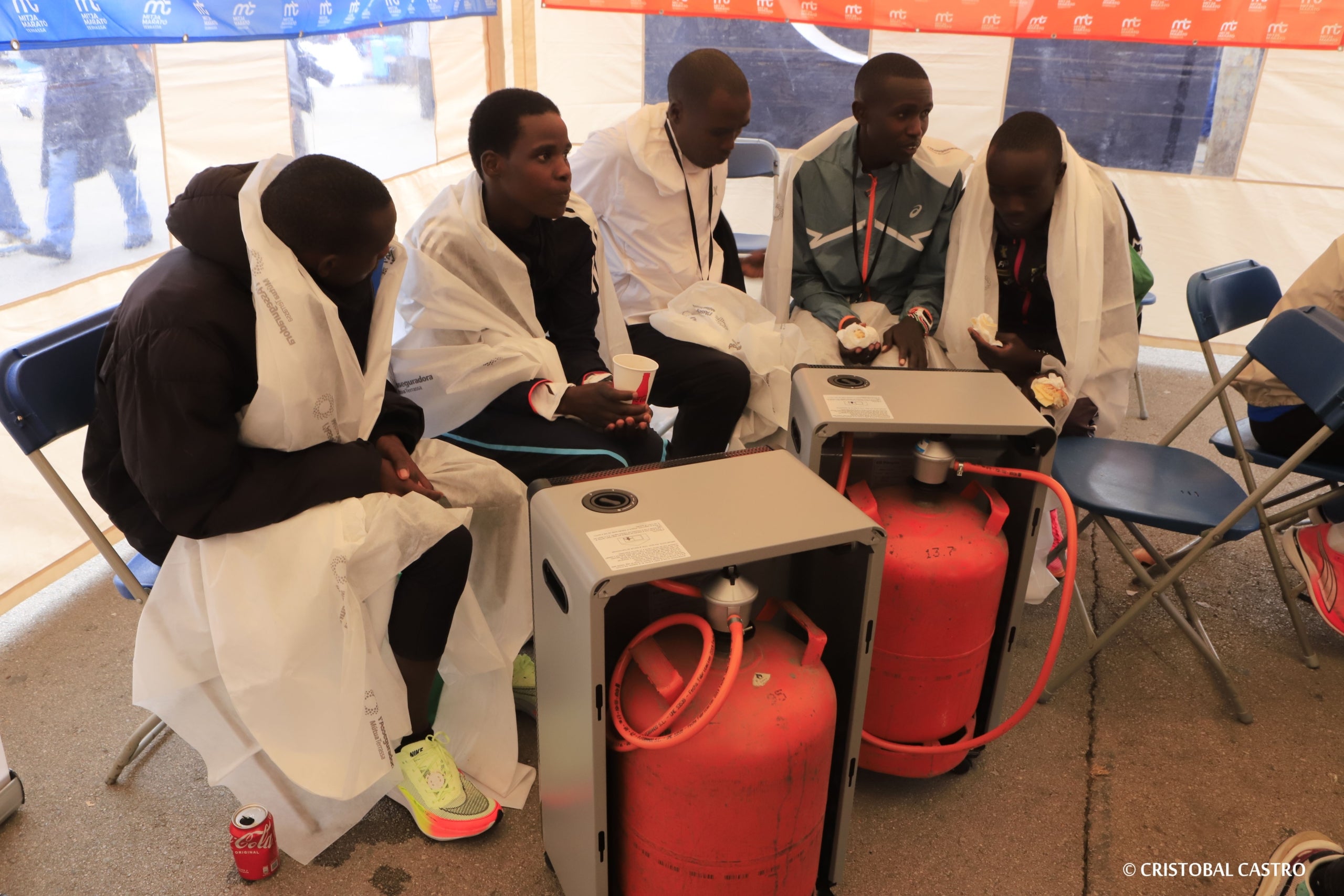 Sense sorpreses en la Mitja Marató de Terrassa 2024. La victòria se l’han endut dos dels corredores africans que amb més bones sensacions arribaven. Mike Kiptum Boit i Nancy Chepleting han estat els guanyadors de la 24a edició d’una cursa que ha comptat amb prop de 2.600 participants (si sumem també els de la 18a edició de la Cursa Santi Centelles), procedents d’una catorzena de països diferents. Tant en categoria masculina com en la femenina s'ha batut la marca registrada, establint un nou rècord.