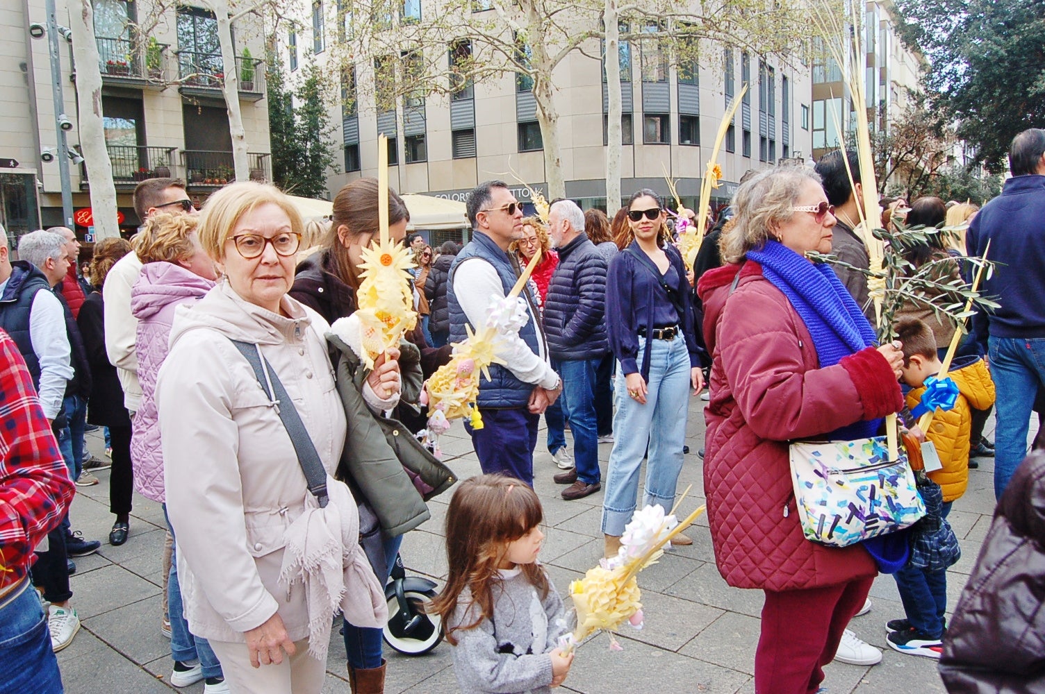 Diumenge de Rams a la plaça Vella de Terrassa. L’Església commemora l’entrada de Jesús a Jerusalem, segons es relata en els evangelis, essent aclamat pel poble que l’acompanya amb les típiques palmes i branques d’olivera.