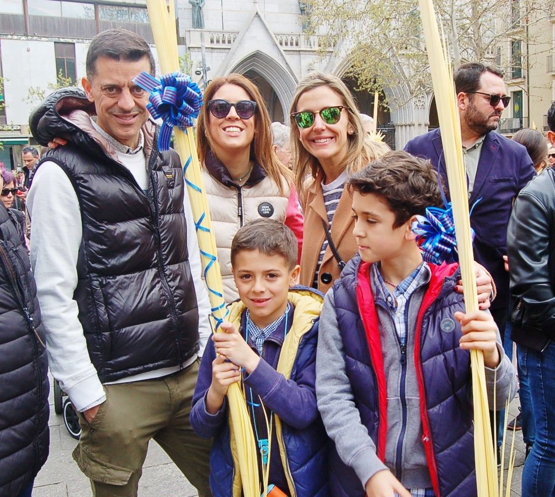 Diumenge de Rams a la plaça Vella de Terrassa. L’Església commemora l’entrada de Jesús a Jerusalem, segons es relata en els evangelis, essent aclamat pel poble que l’acompanya amb les típiques palmes i branques d’olivera.