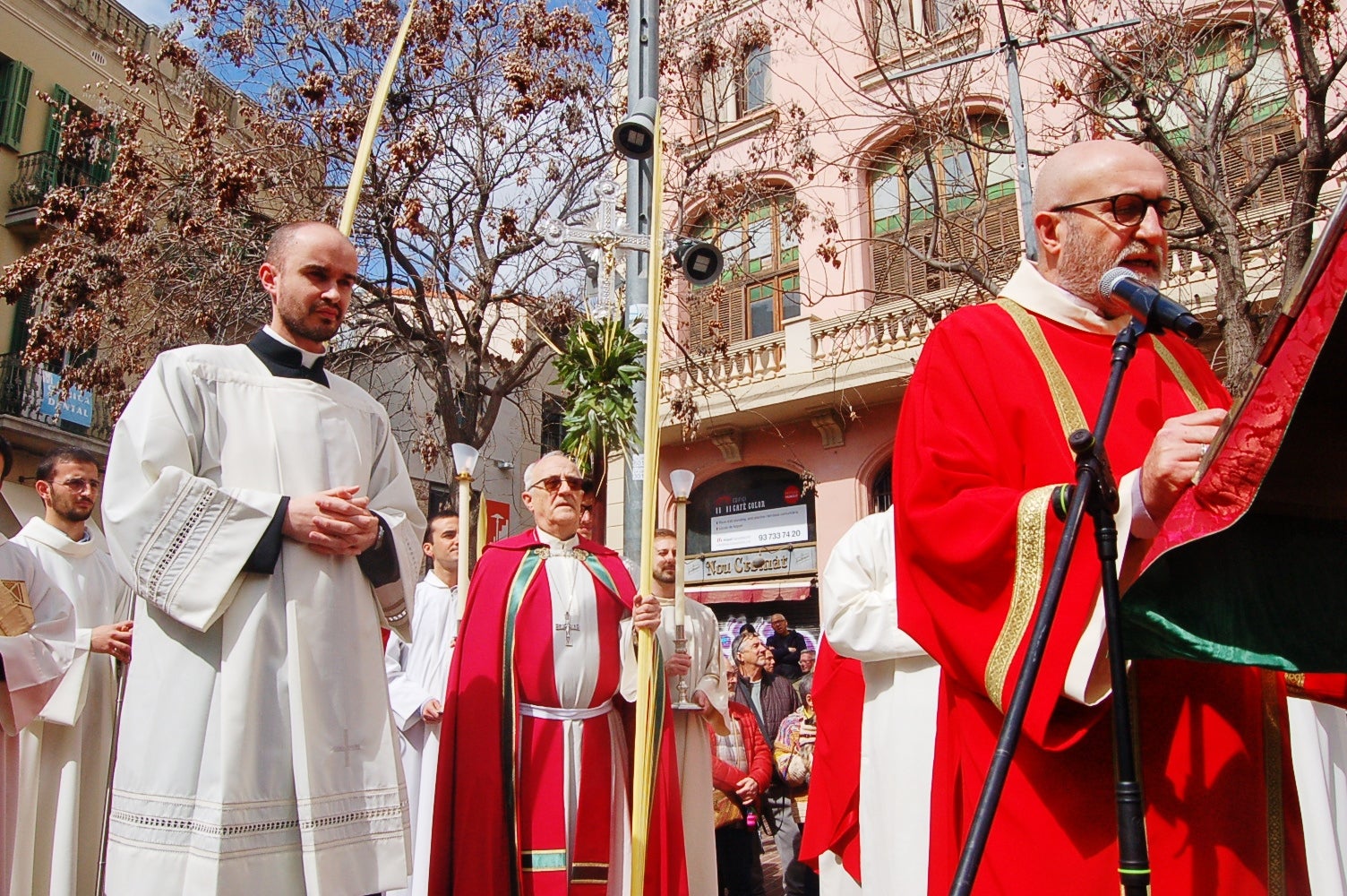Diumenge de Rams a la plaça Vella de Terrassa. L’Església commemora l’entrada de Jesús a Jerusalem, segons es relata en els evangelis, essent aclamat pel poble que l’acompanya amb les típiques palmes i branques d’olivera.