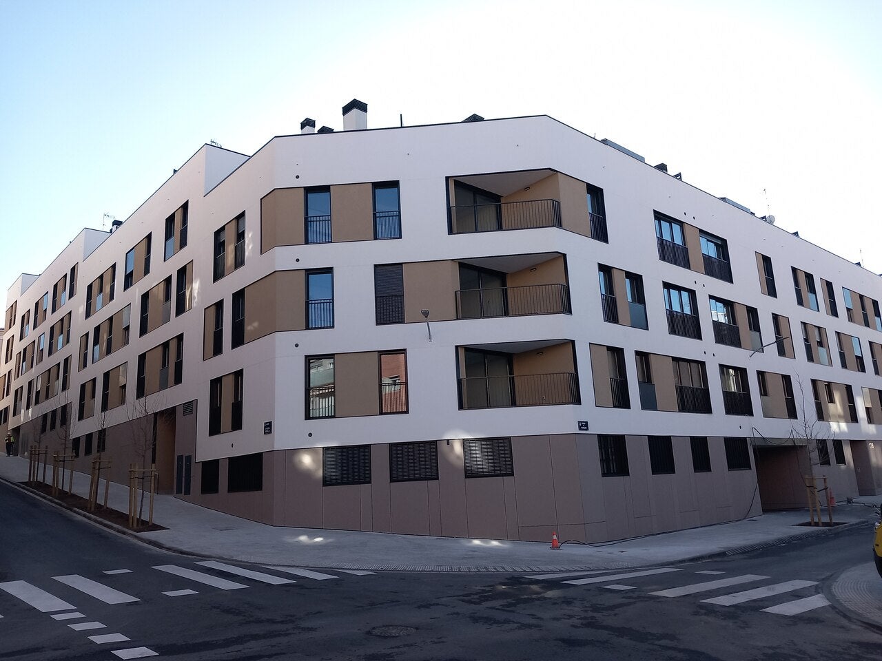 Edifici de la promoció Vernet, la primera de l'empresa Aedes Homes a Terrassa | AE