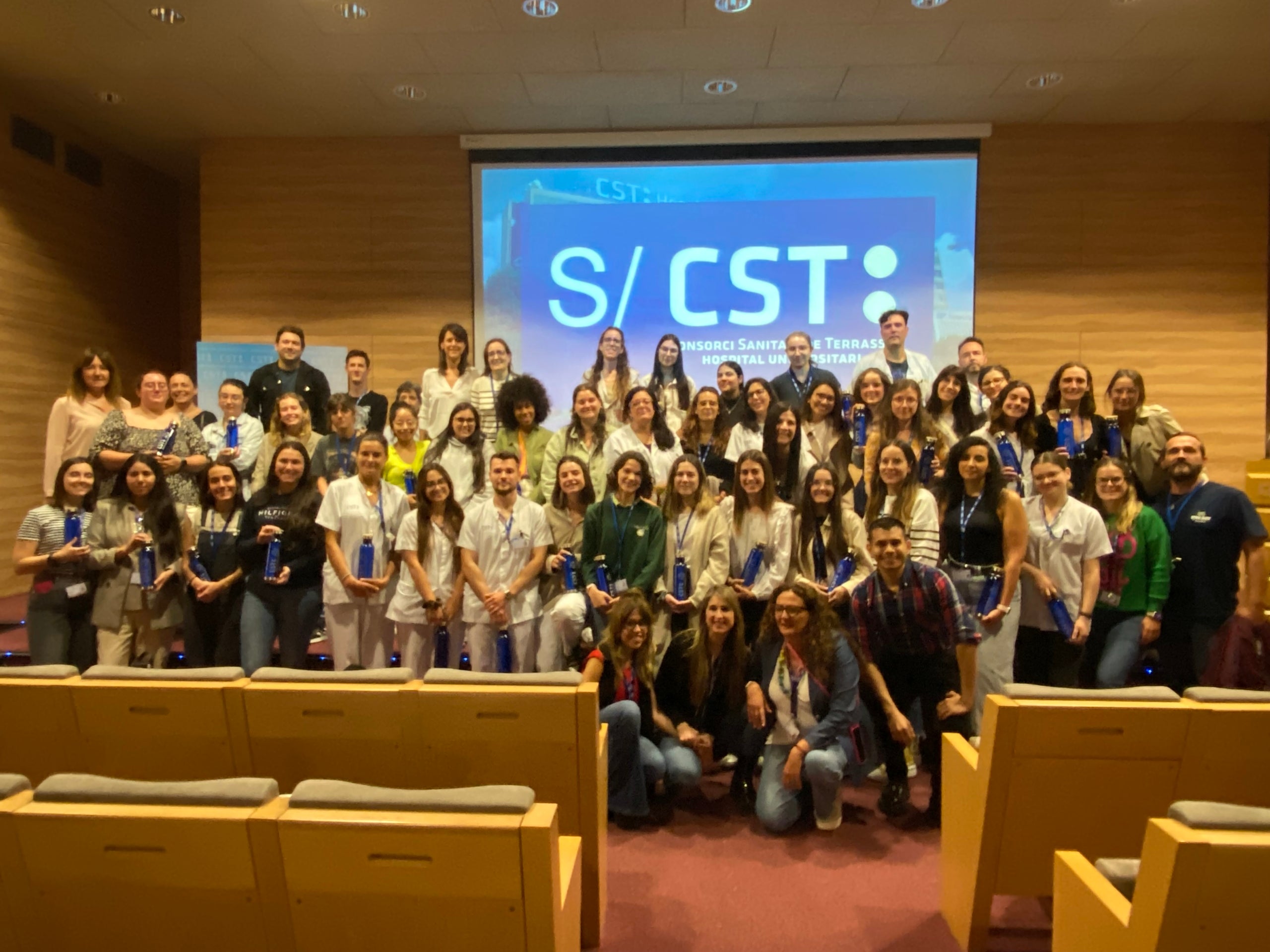 Acte de benvinguda a la cinquantena de residents que es formaran al CST | CST