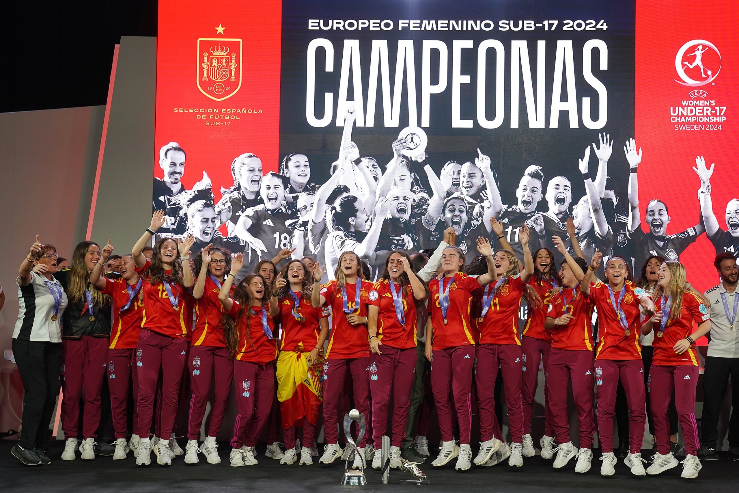 Rebuda de la Federació espanyola de futbol a Natàlia Escot i la resta de l'equip / @rfef