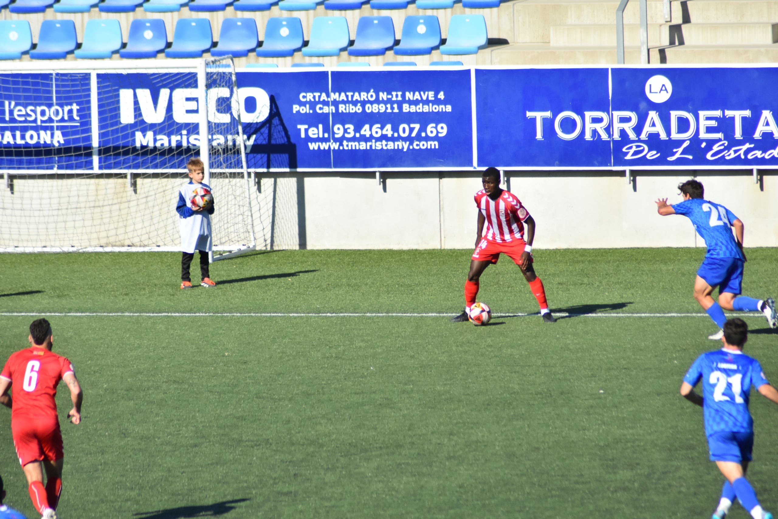 Jugada del partit entre el Badalona i el CP San Cristóbal | Néstor Llobet