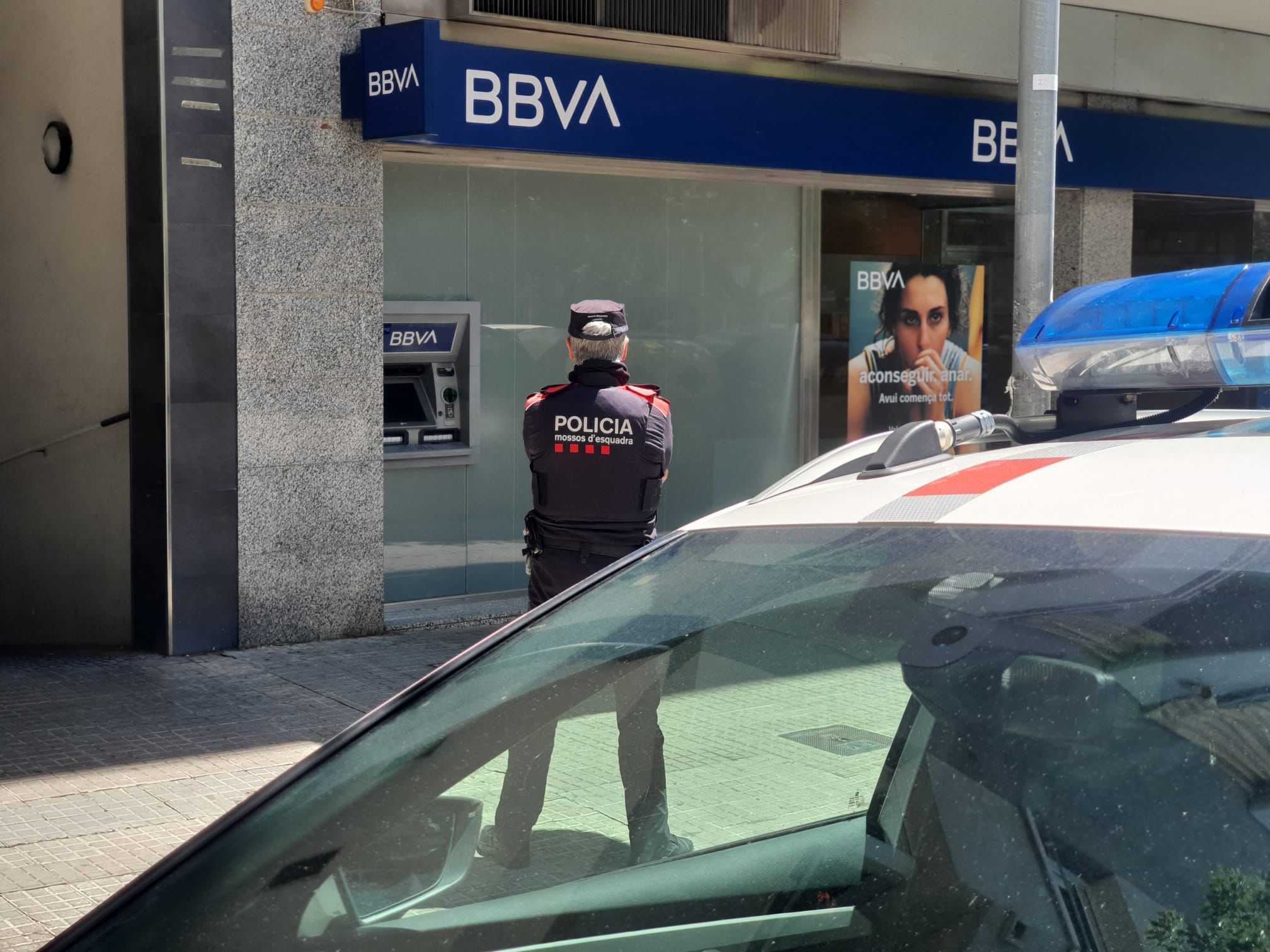 Els Mossos d'Esquadra alerten dels robatoris a gent gran a caixers automàtics | Cedida