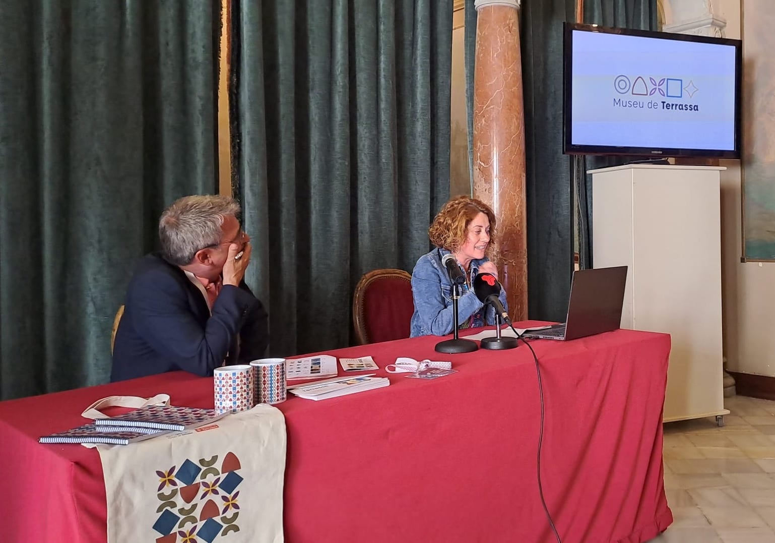 Joan Salvador i Gemma Ramos durant la presentació de la nova imatge del Museu de Terrassa | Oriol Manrique
