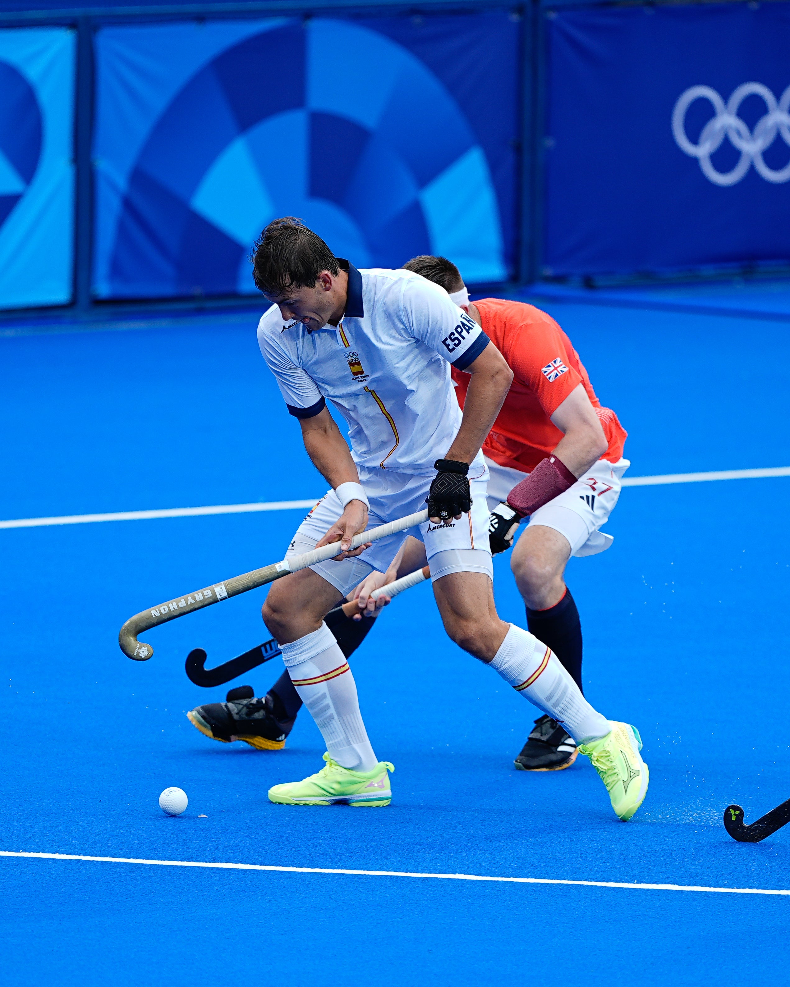 Derrota del redsticks davant Gran Bretaña (4-0) en l'estrena a París/FEH