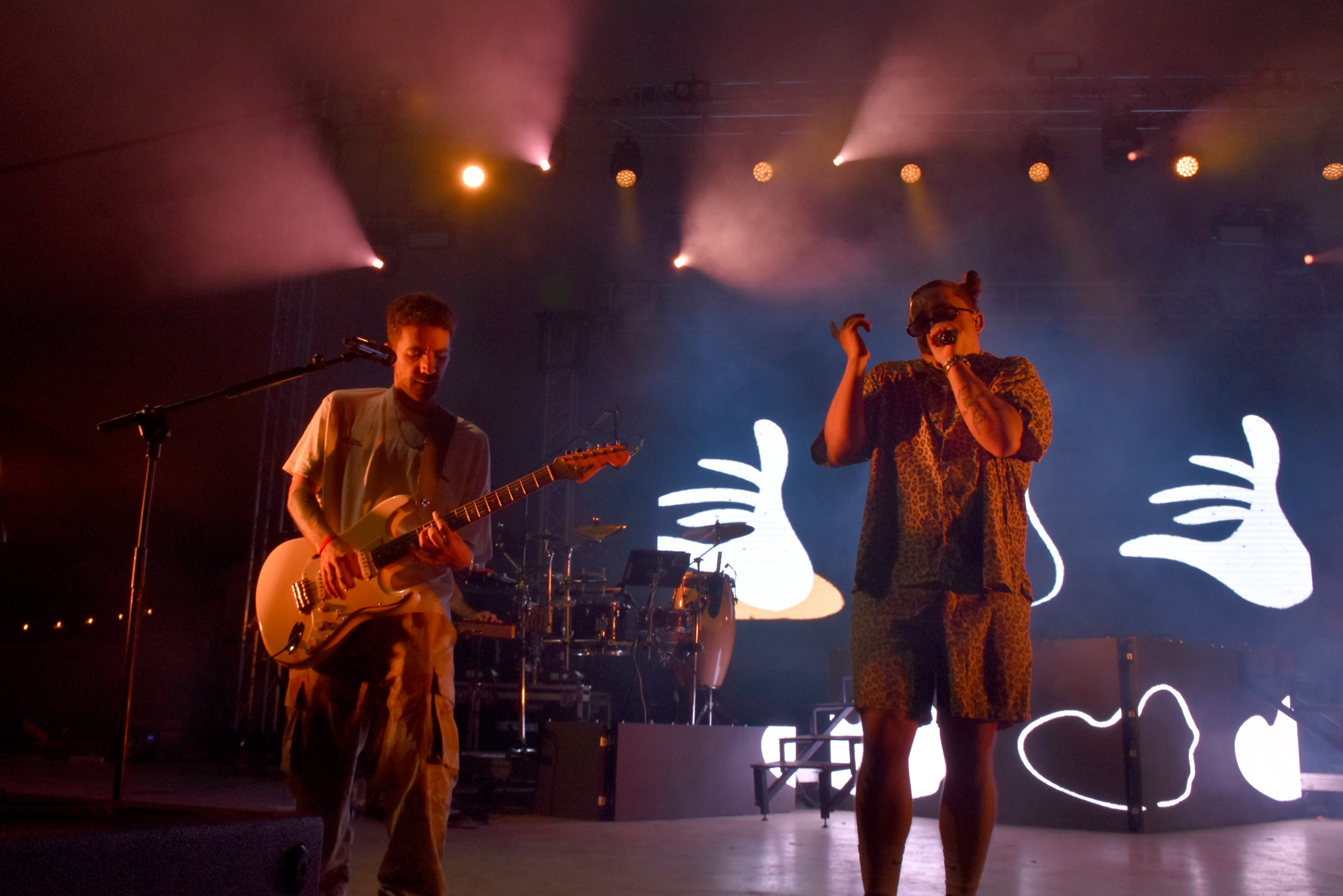 El trio Stay Homas va desprendre el diumenge a la nit optimisme, frescor i 'bon rotllo' a l’escenari Vela del parc de Vallparadís en un concert que va reunir una gran multitud de terrassencs i terrassenques