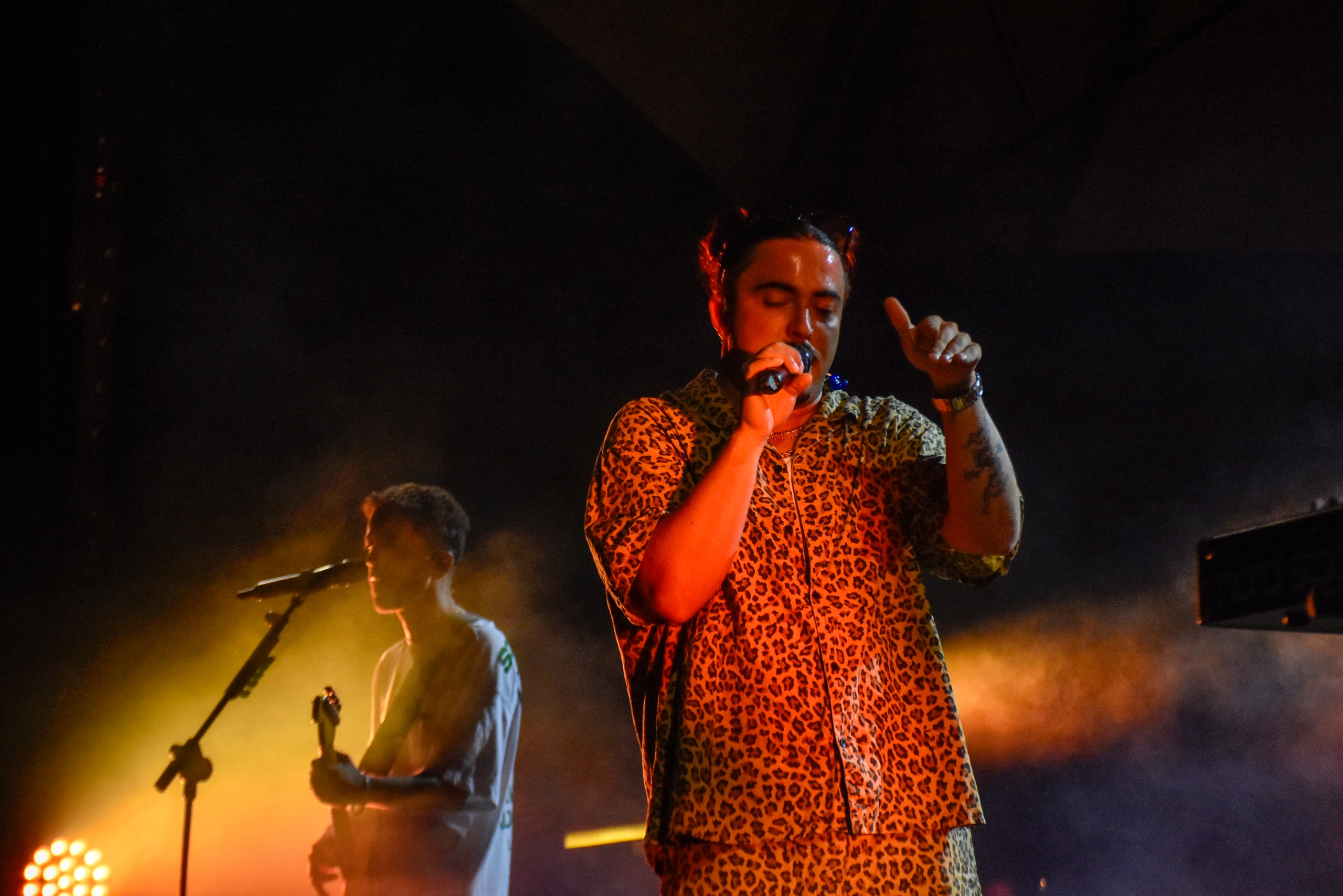 El trio Stay Homas va desprendre el diumenge a la nit optimisme, frescor i 'bon rotllo' a l’escenari Vela del parc de Vallparadís en un concert que va reunir una gran multitud de terrassencs i terrassenques