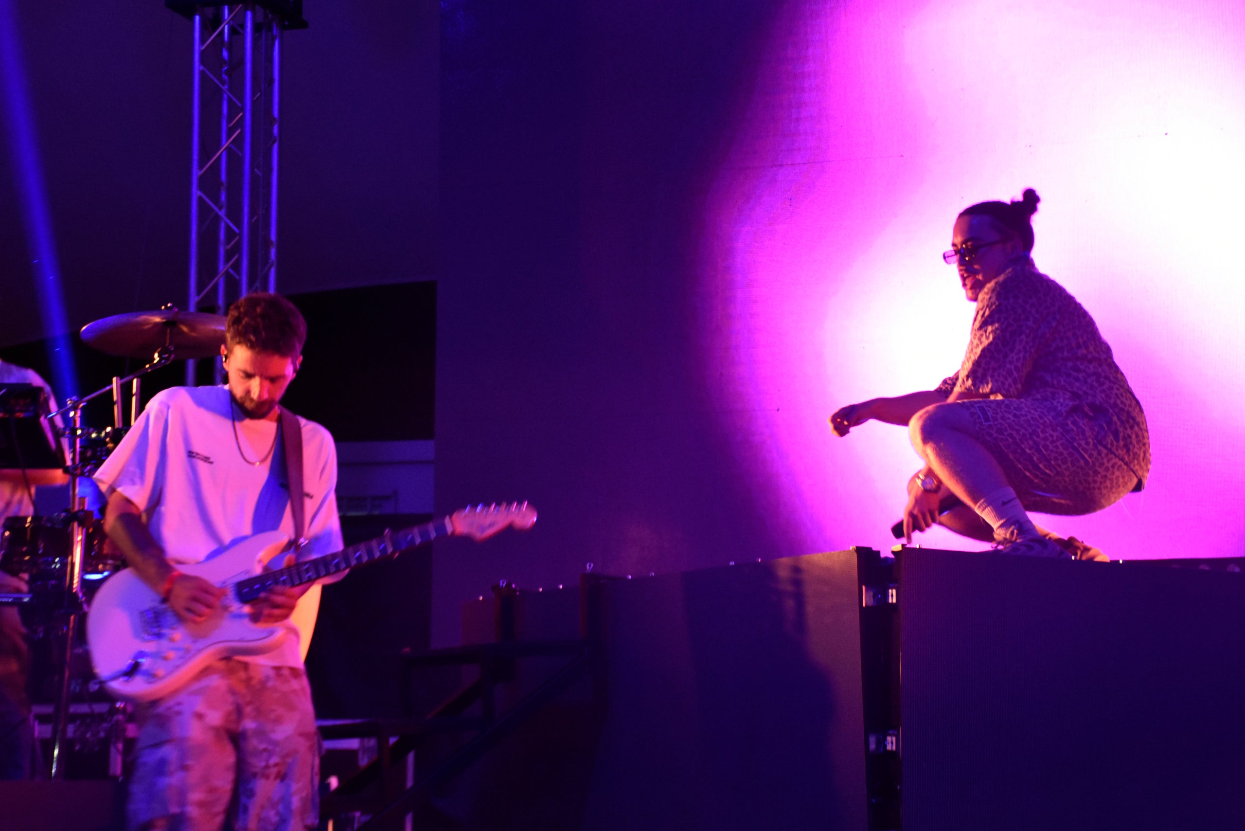 El trio Stay Homas va desprendre el diumenge a la nit optimisme, frescor i 'bon rotllo' a l’escenari Vela del parc de Vallparadís en un concert que va reunir una gran multitud de terrassencs i terrassenques