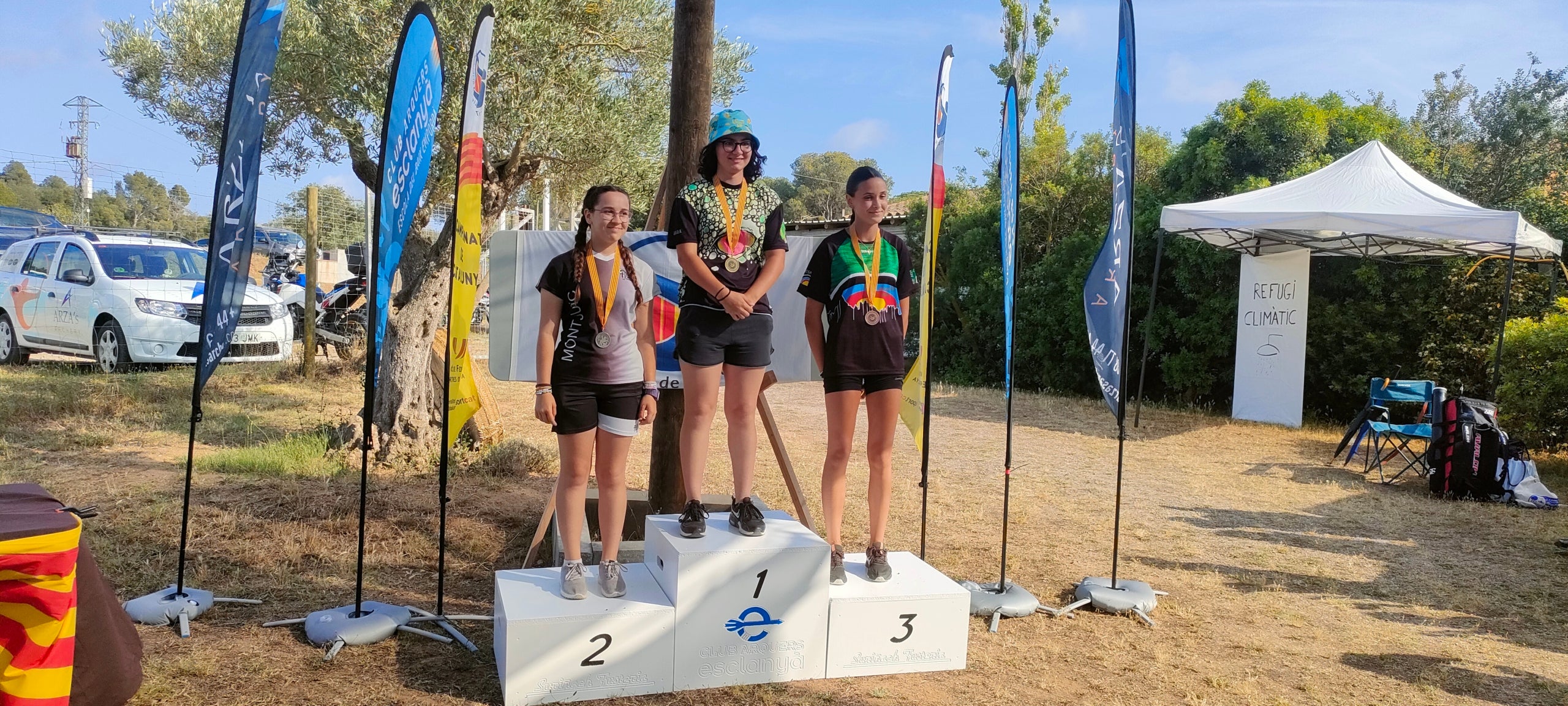 Jana Cahué es va empotar la medalla d'or en la categoria recorbat Sub-18 femení | Draco Sagittariis