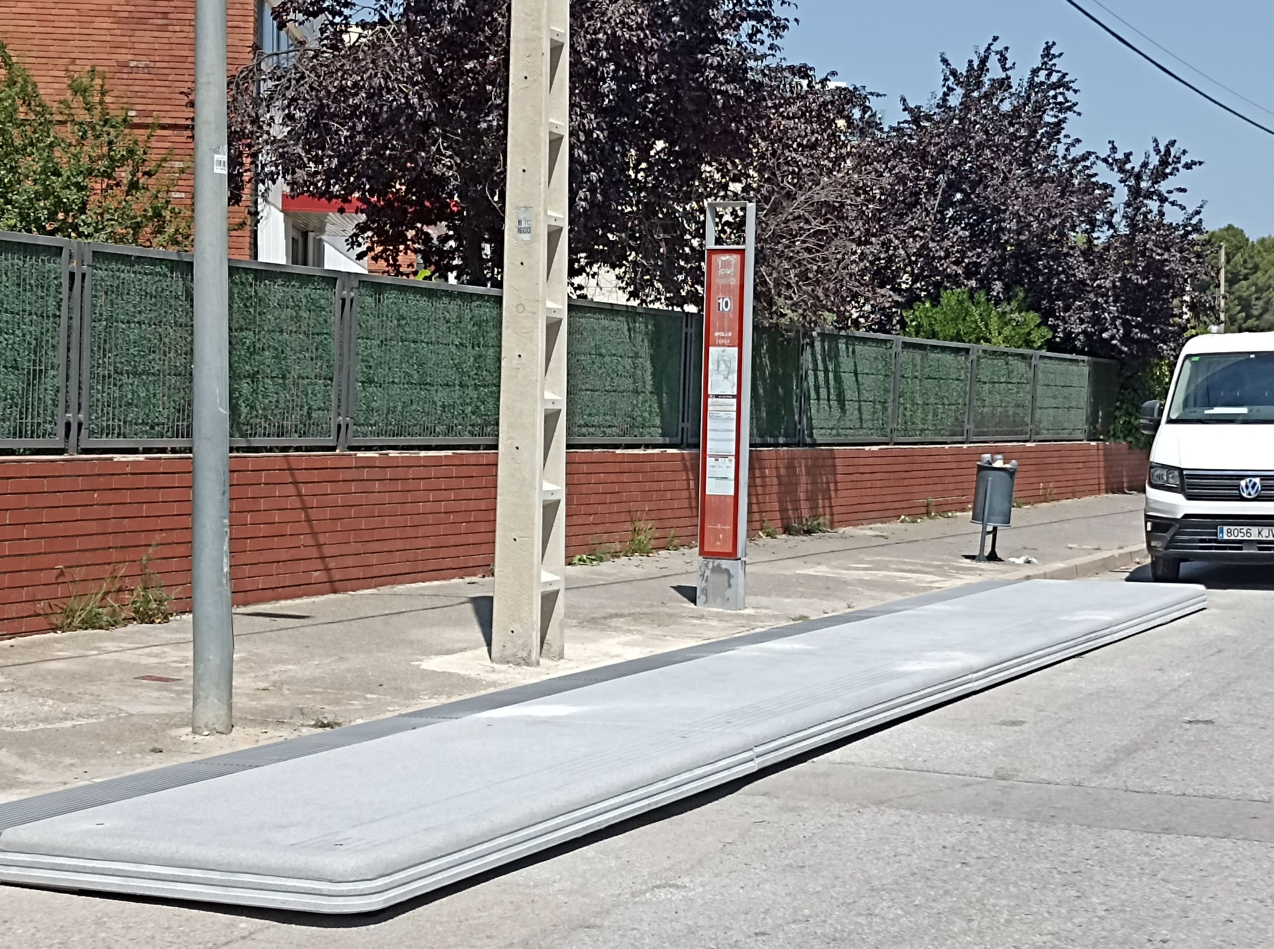 La parada del carrer Apol·lo ja disposa d'aquesta nova plataforma | Ajuntament de Terrassa