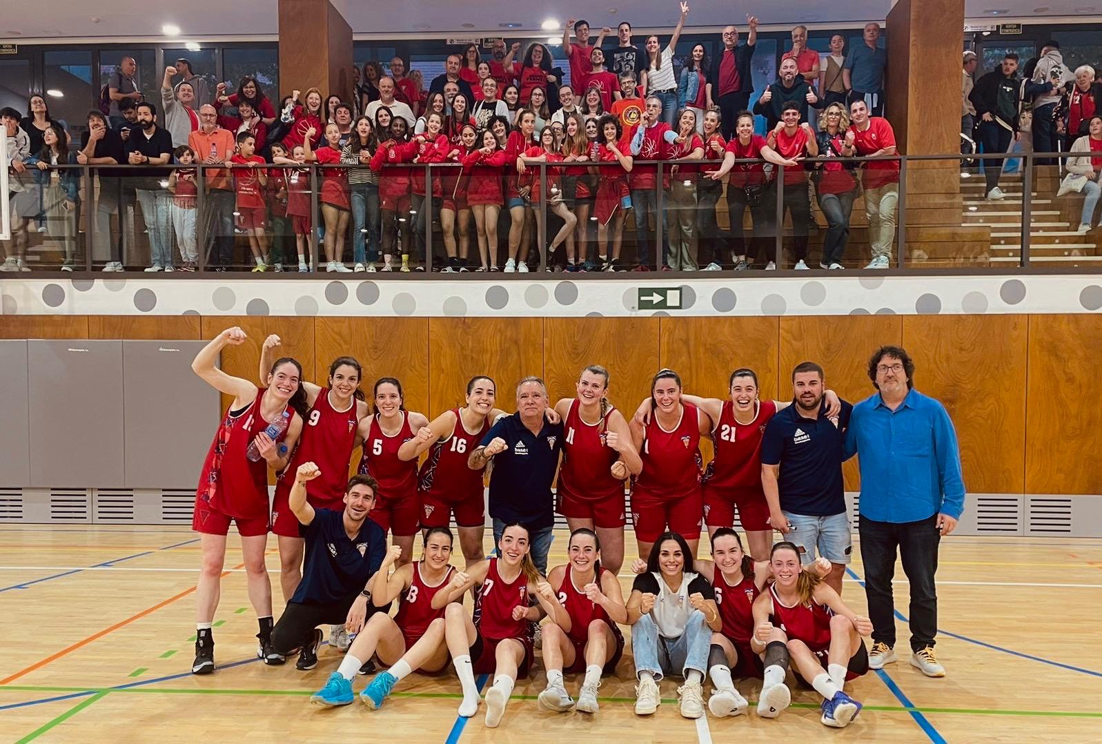 L’equip sènior femení de bàsquet del Club Natació Terrassa | CN Terrassa