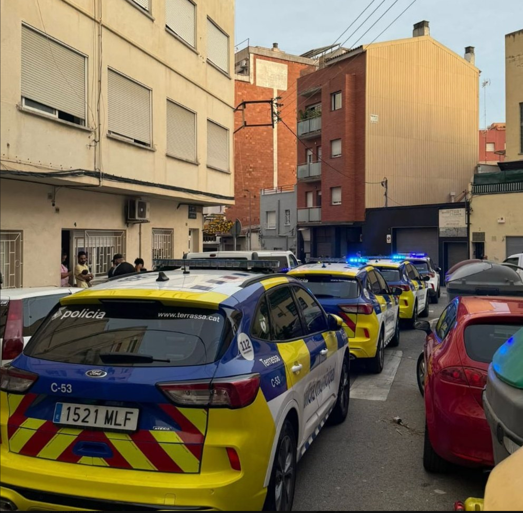 Espectacular dispositiu policial al Districte VI de Terrassa/Policia Municipal de Terrassa