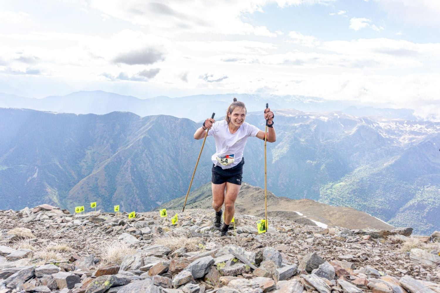 Jan Ballbè estableix un nou rècord d'ascens i descens de la Pica d'Estats | Rogerard_foto. Via Ultres Catalunya