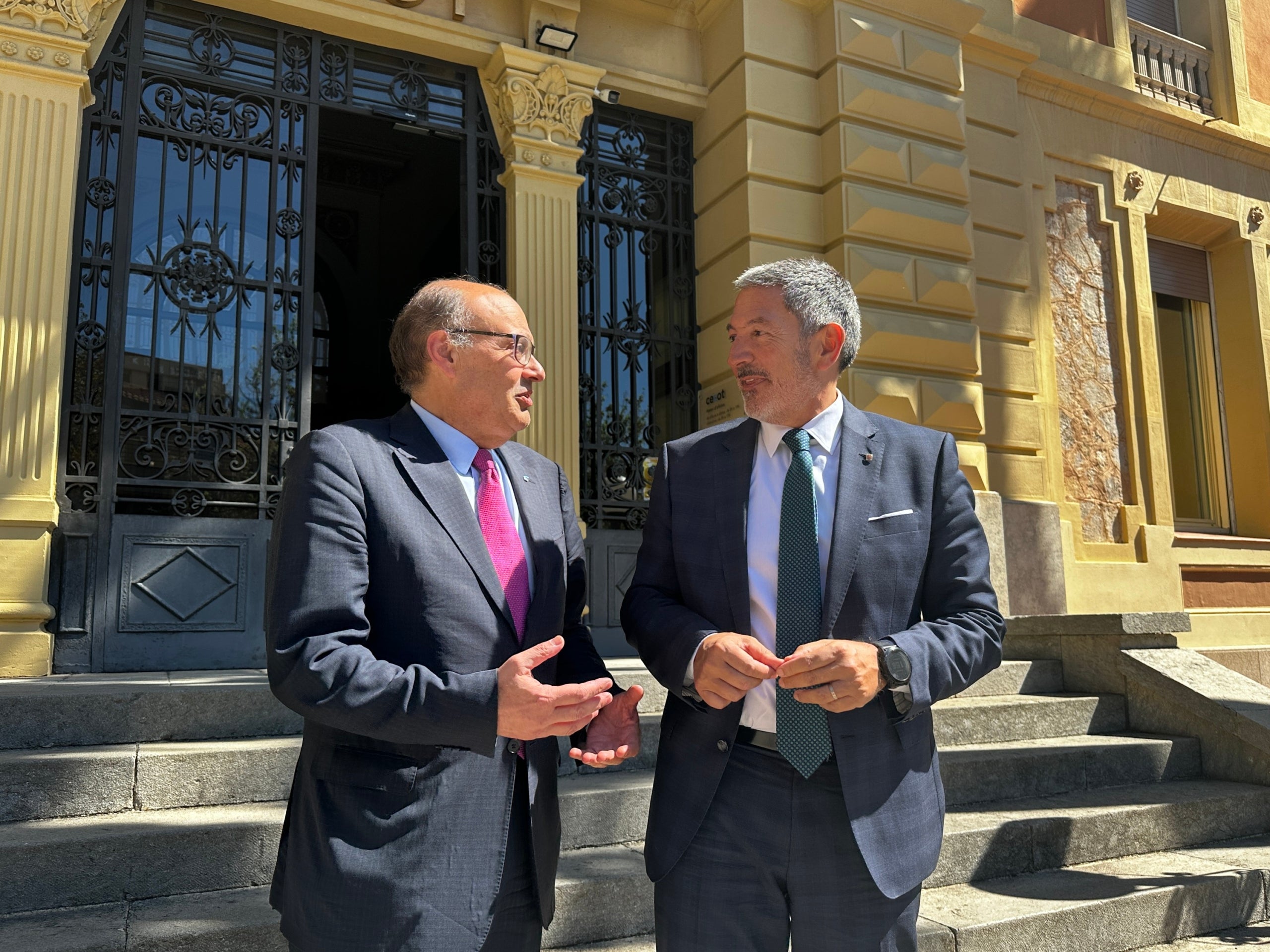 Visita institucional de Miquel Sàmper, conseller d'Empresa i Treball, a la seu de Cecot | Cecot