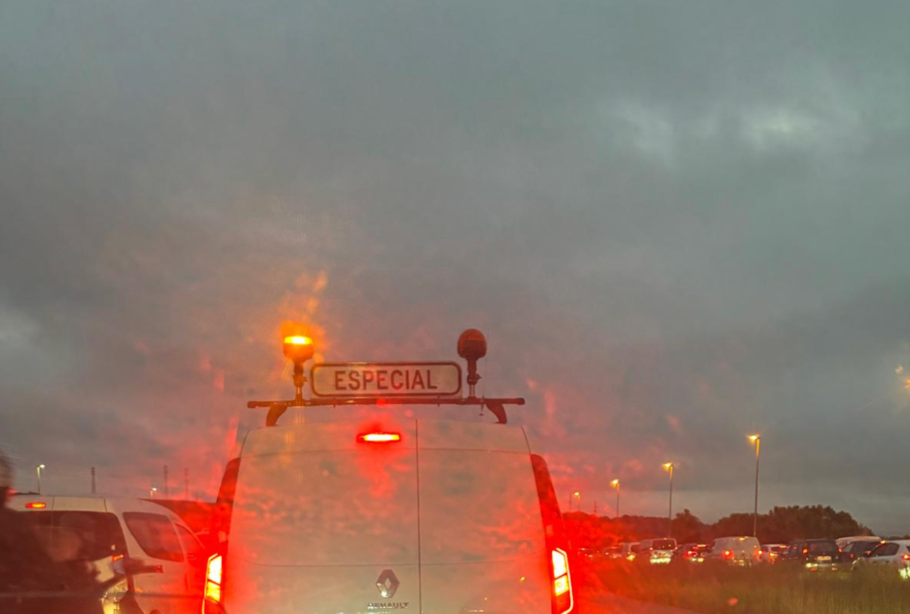 Cua a l'autopista aquest matí de dijous 17 d'octubre/Jan Oller