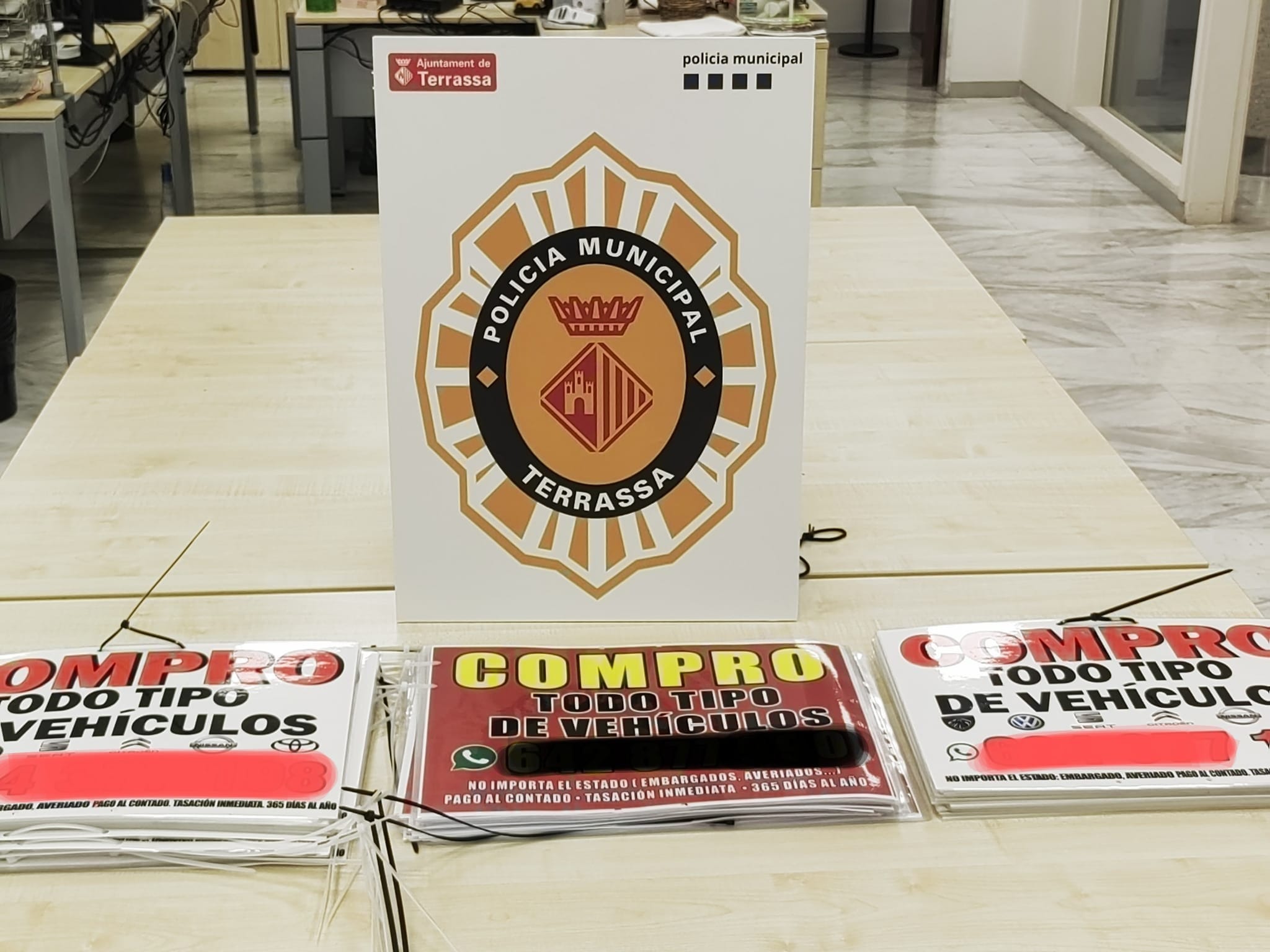 Material comissat a l'individu que es dedicava a la compra venda de vehicles | PMT