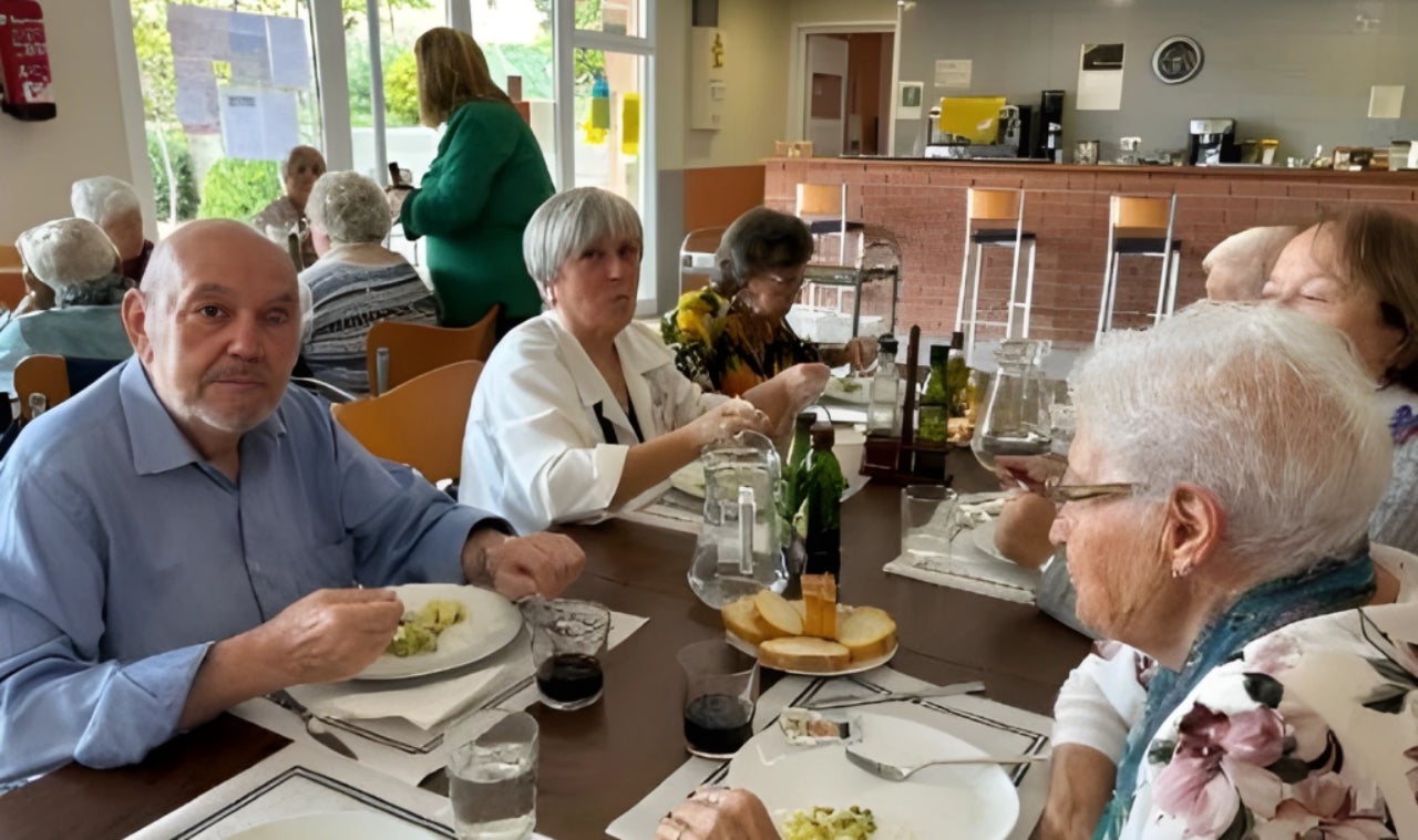 Dinar amb companyia, el projecte social de Càritas i Ajuntament | Aj. Vacarisses