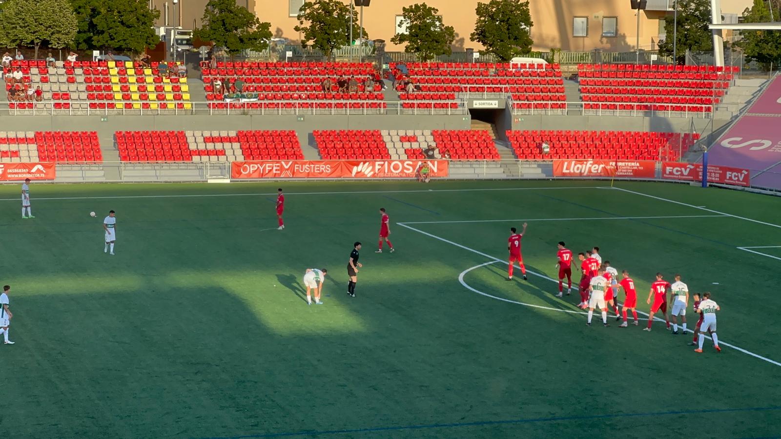 El Terrassa encetava la temporada 24-25 diumenge 1 de setembre a les set de la tarda a l'Olímpic de Terrassa davant un dels filials que van aconseguir l'ascens a la categoria la temporada passada, l'Elche Ilicitano/Néstor Llobet