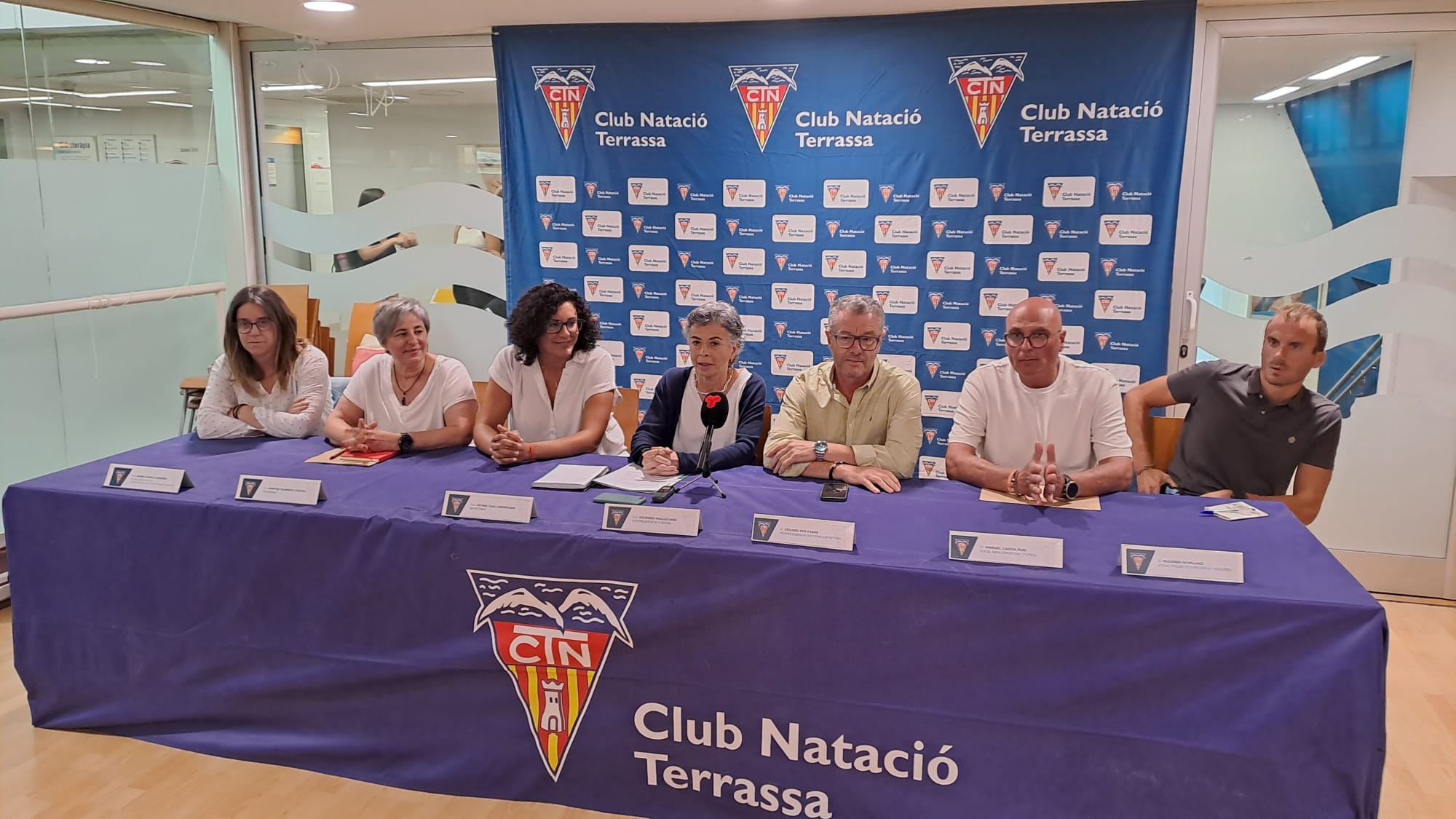 Roda de premsa dels vuit membres de la junta directiva del CN Terrassa per explicar els motius de la seva dimissió | Oriol Manrique