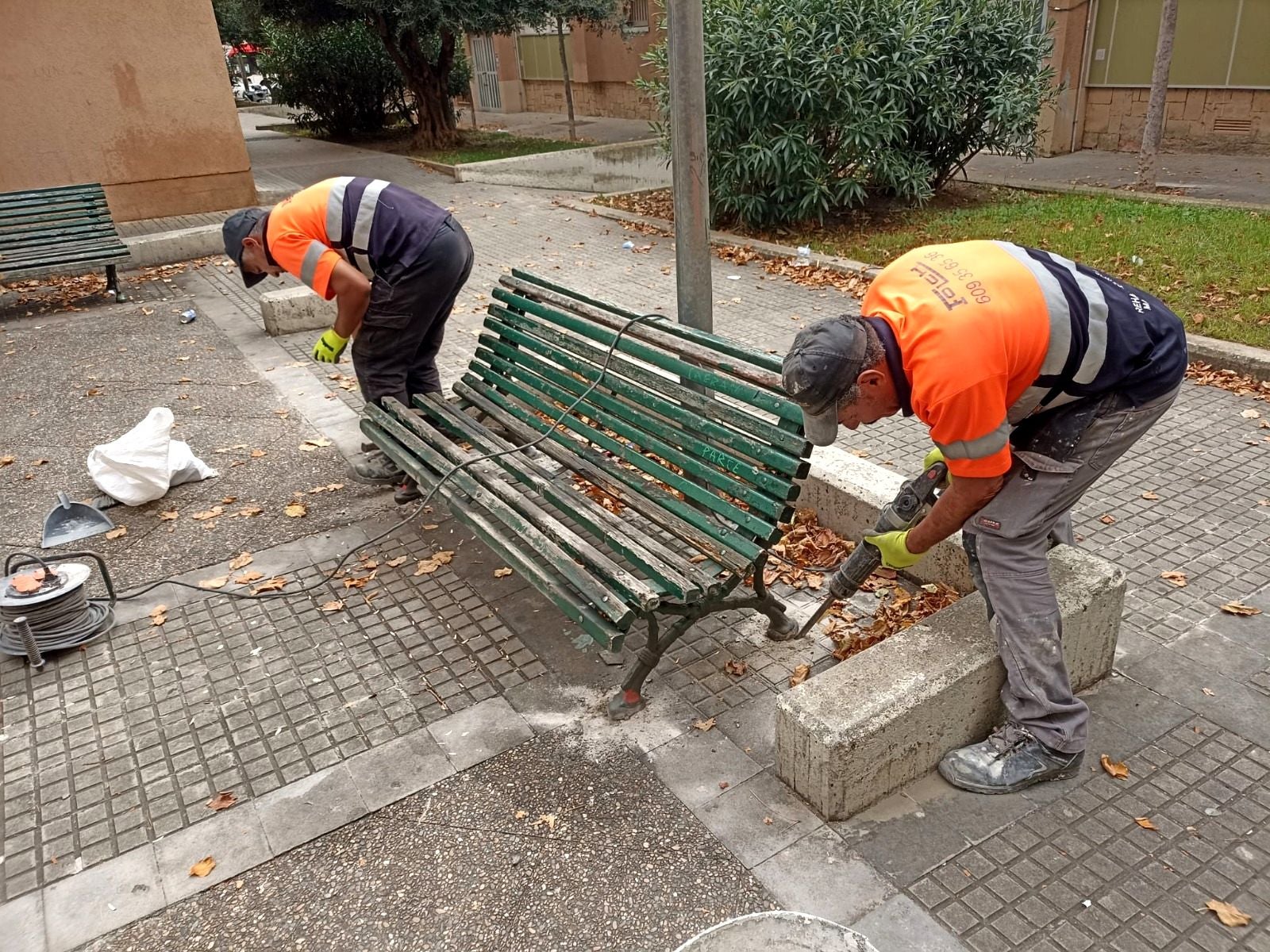 Retirada dels bancs del barri de Sant Llorenç | Ajuntament de Terrassa
