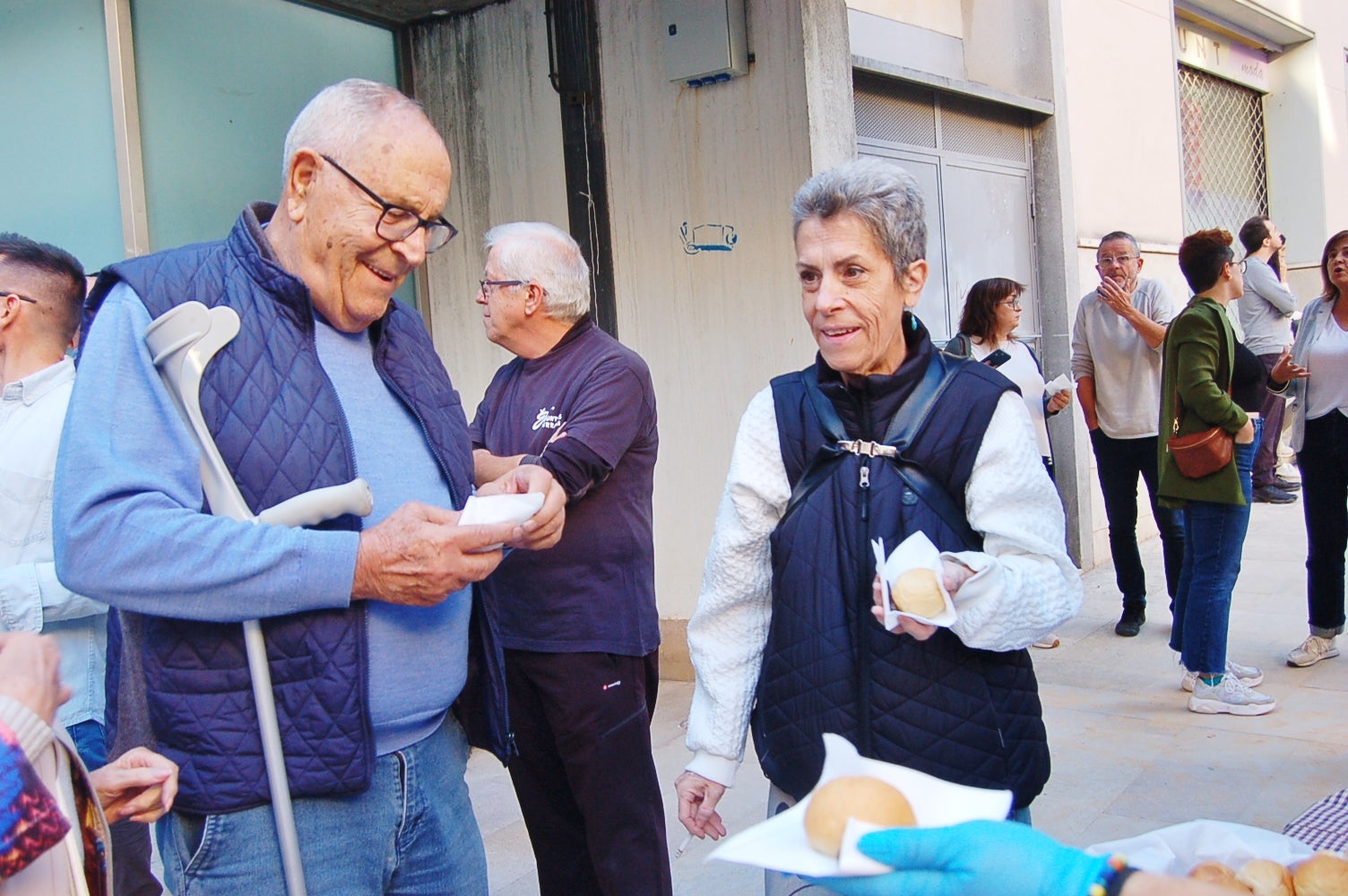 Aquest dissabte, 19 d'octubre, s'ha celebrat a la Torre del Palau de Terrassa la 3a Gran Festa del Pa. La festivitat, organitzada per l'Ajuntament de Terrassa i el Gremi de Flequers i Pastissers de Terrassa i Comarca, vol promocionar el consum de pa elaborat per les fleques de la ciutat, l'ofici dels forners i apropar aquest sector a la població | Ramon Navarro