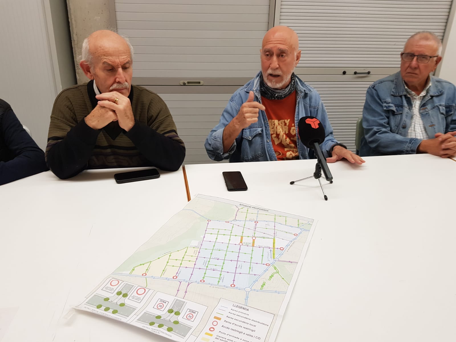 L'AV ha exposat la seva queixa pel canvi de parer de Mobilitat de pacificar un tram de Ramon y Cajal | Lluïsa Tarrida