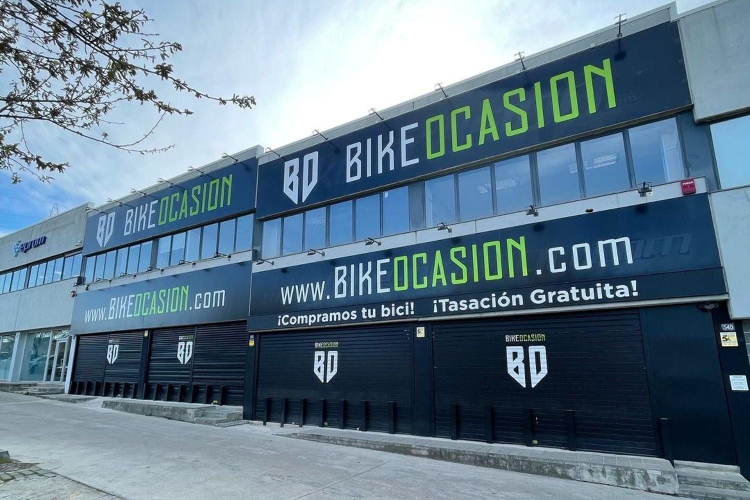 La tenda de Bike Ocasión situada a la carretera de Castellar | Bike Ocasión