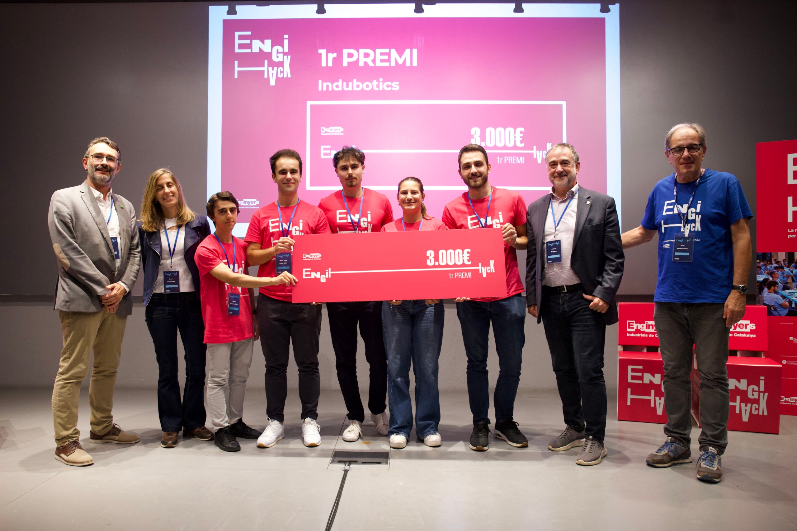 L'equip InduBotics, guanyadors de la segona edició de l'Engihack | Enginyers Industrials de Catalunya