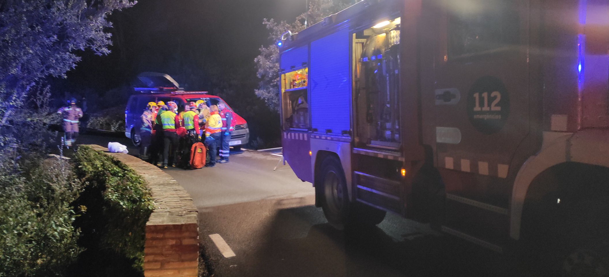 Una noia cau a un pou de 4 metres/Bombers de Viladecavalls