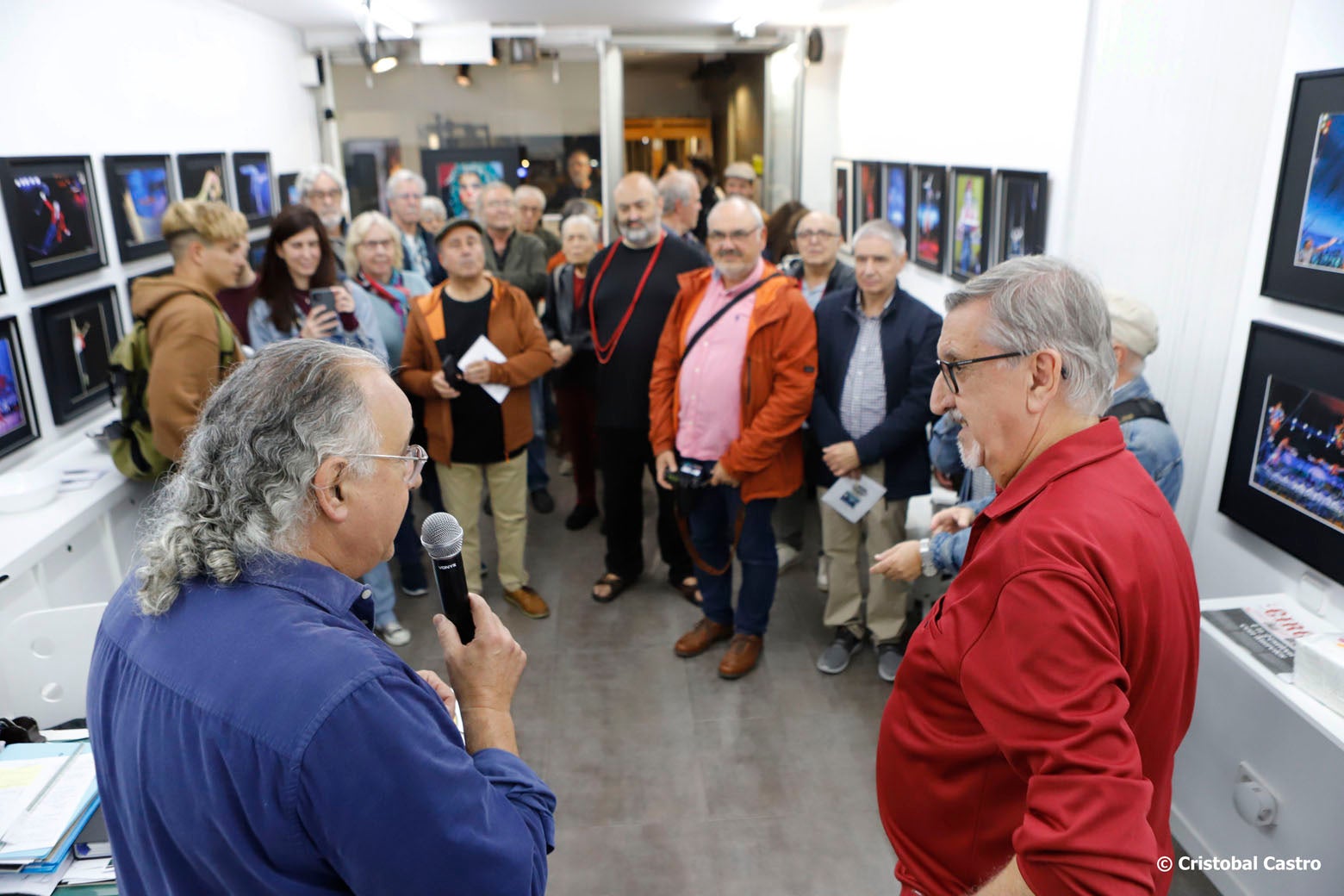 Inauguració de l'exposició de fotografies 'Circuba 2024' de Josep Guindo a la Sala Paüls de Terrassa. A la mostra es poden veure una desena d'imatges dels artistes cubans i d'altres nacionalitats dins del Festival del Circ Nacional de Cuba | Cristóbal Castro